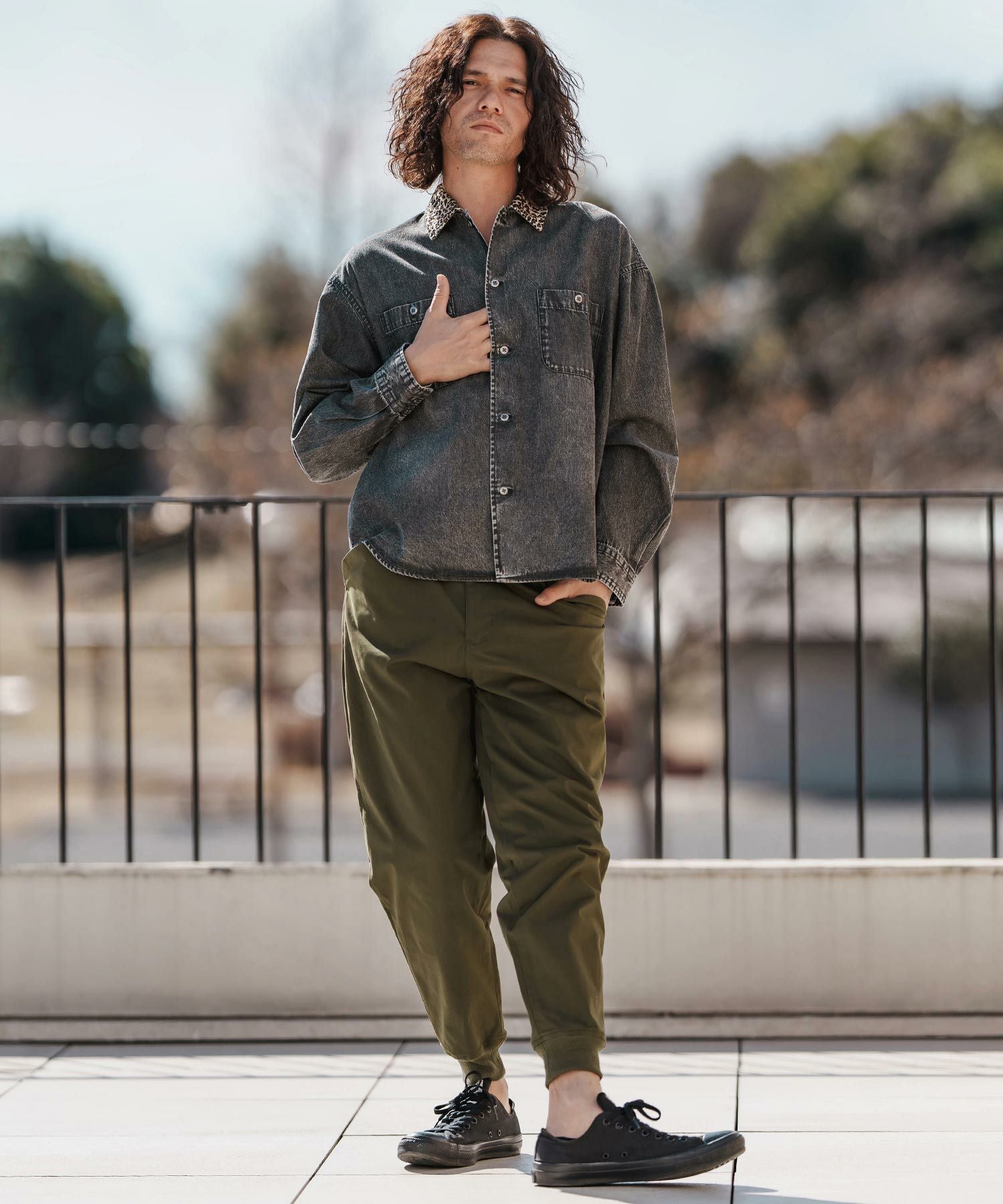 CAMBIO(カンビオ)】レオパード襟切替ケミカルウォッシュ加工デニム