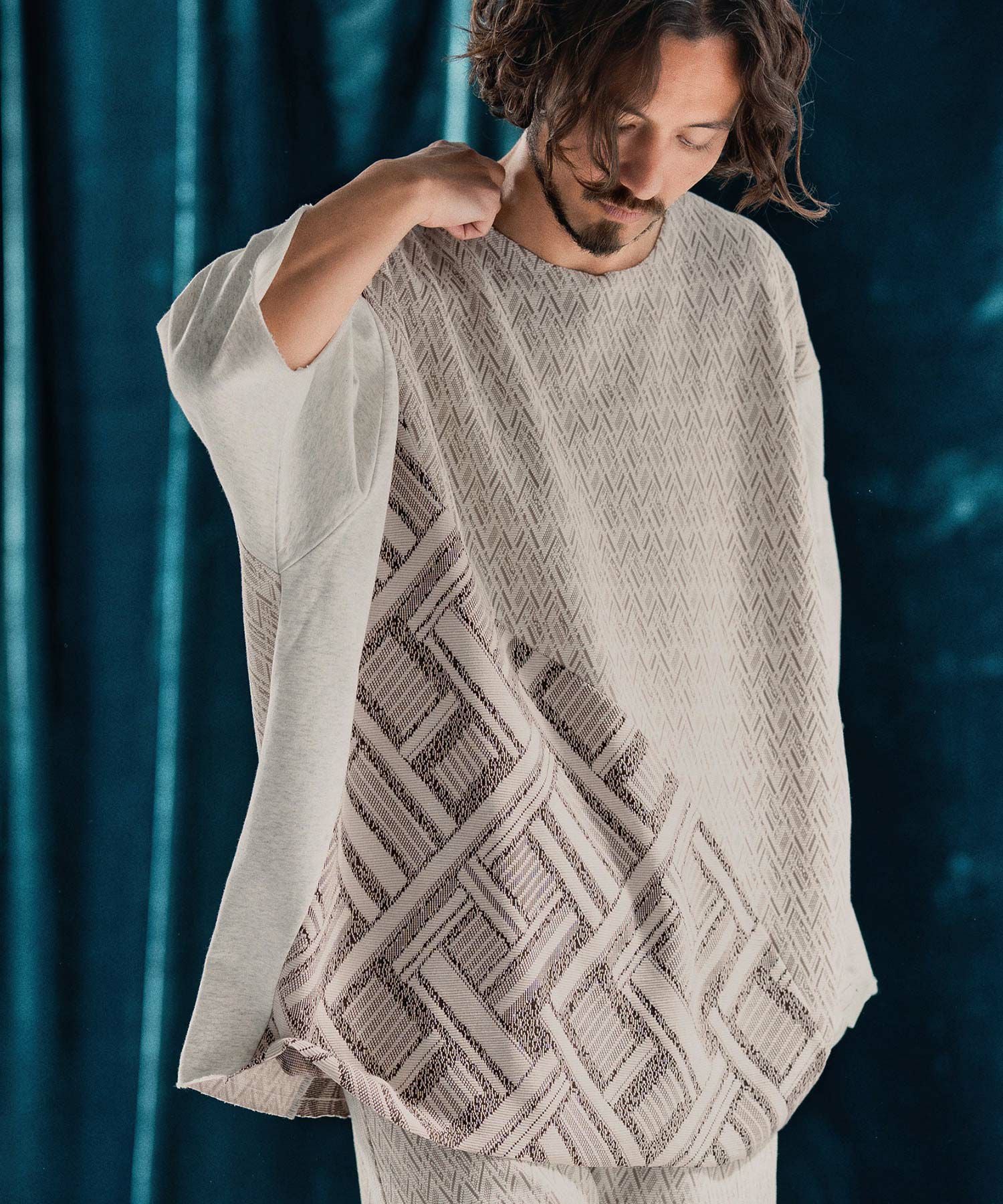 ANGENEHM(アンゲネーム)】Geometric jacquard fabric switching design