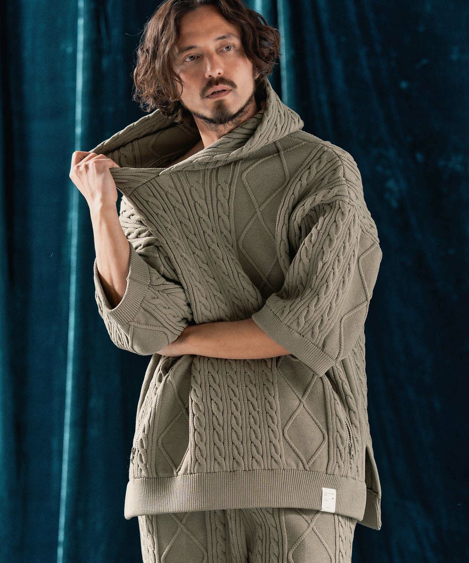 ANGENEHM(アンゲネーム)】Airy yarn cable stitch short sleeve hoodie