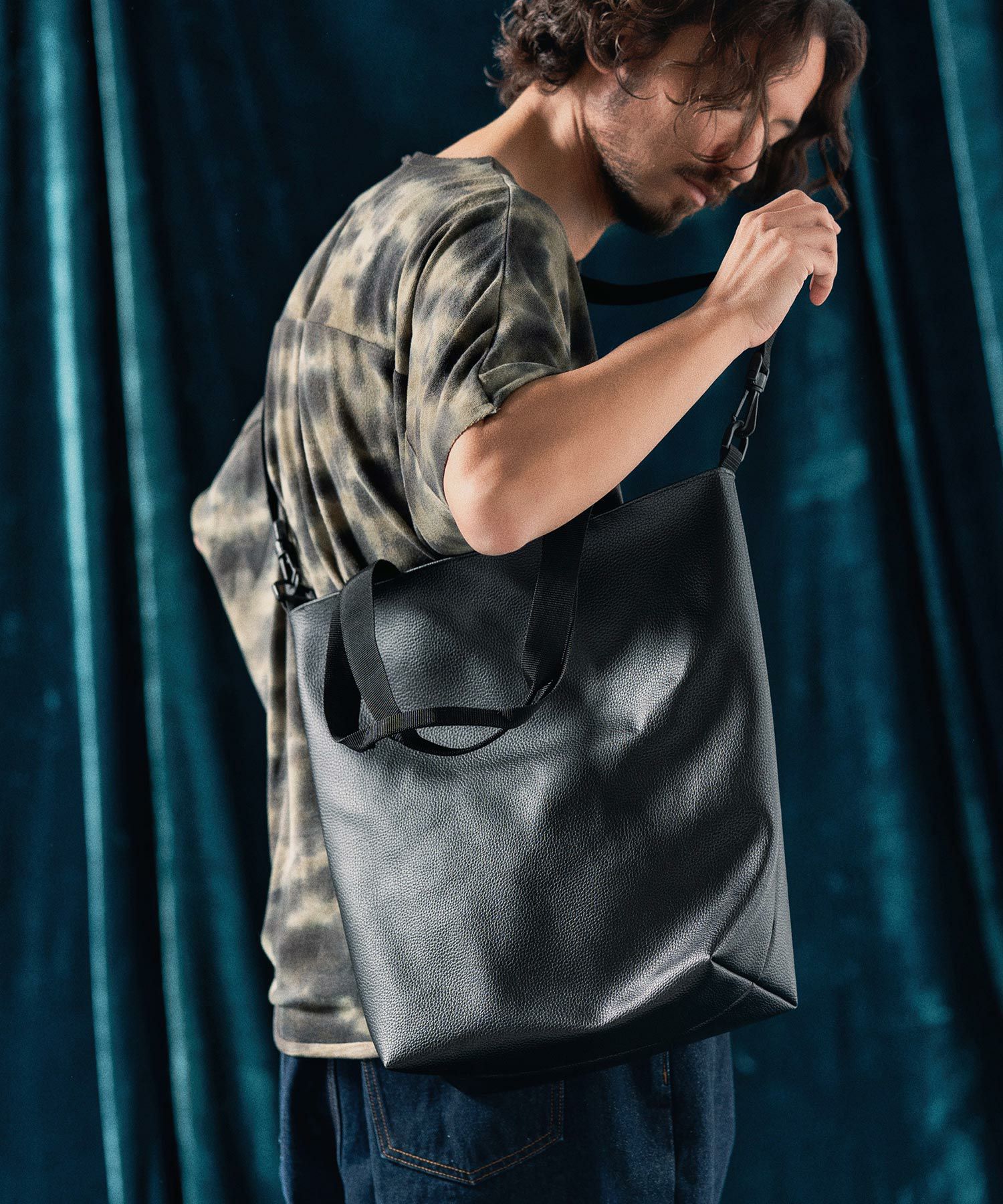 CULLNI(クルニ)】Square leather shoulder bag レザーショルダーバッグ