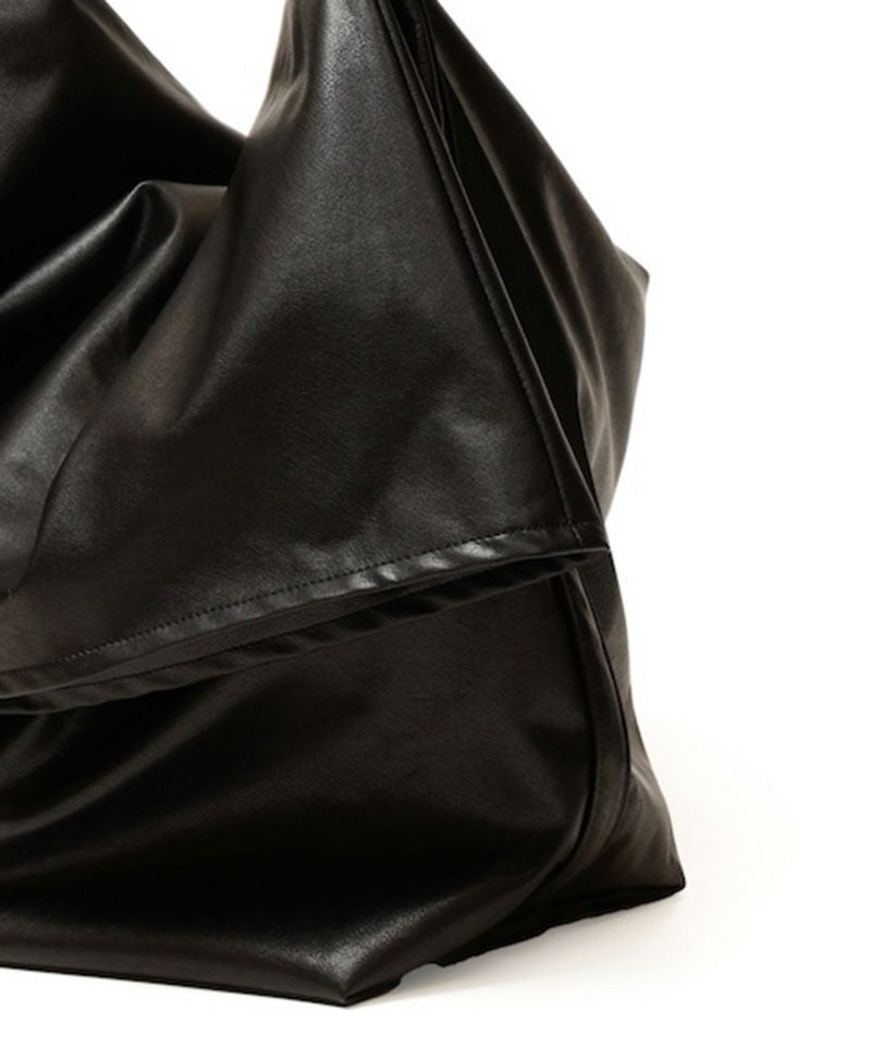 ATTACHMENT(アタッチメント)】SYNTHETIC LEATHER SHOULDER BAG 
