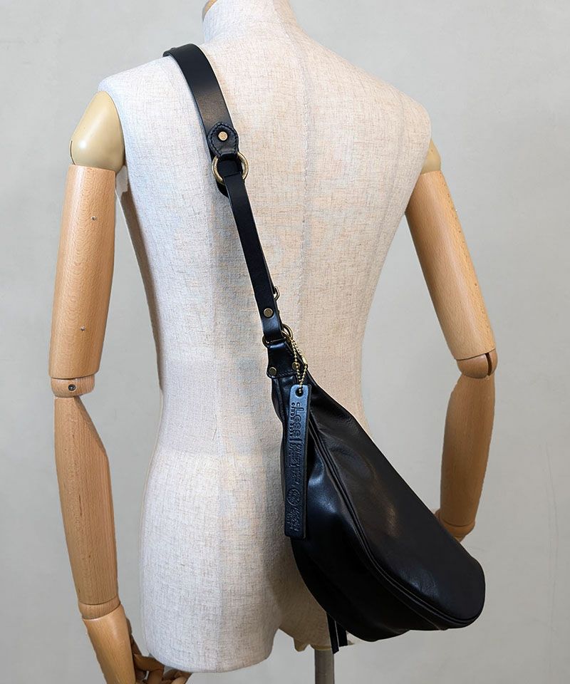 LESS DESIGN レスデザイン　Less 鞍型クラッチショルダーバッグ LESS DESIGN(レスデザイン)】【予約販売ご注文から1ヶ月後出荷