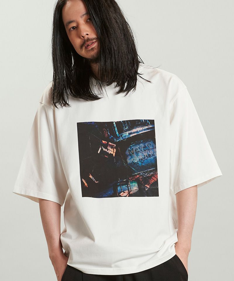 50%OFF【NO ID.(ノーアイディー)】ﾛｺﾞﾌﾟﾘﾝﾄC-N-T Tシャツ(855006-008T