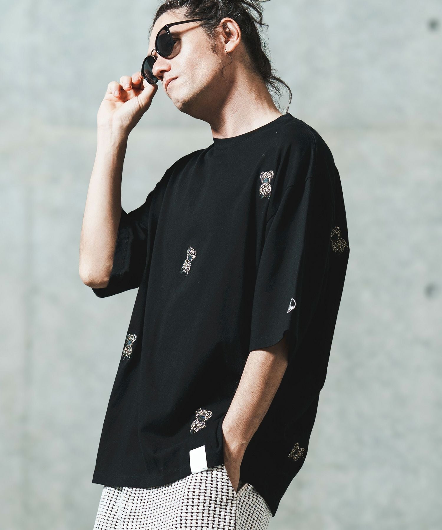 50%OFF【GLIMCLAP(グリムクラップ)】Dotted with embroidery T-shirt T