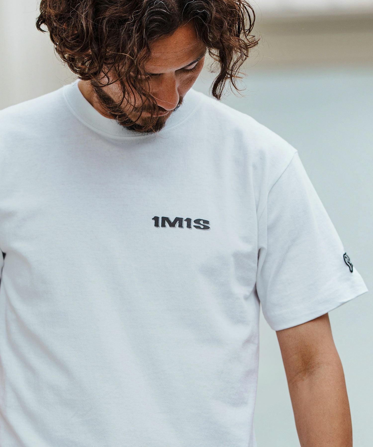 1minute 1second(ワンミニットワンセカンド)】Small bold print T