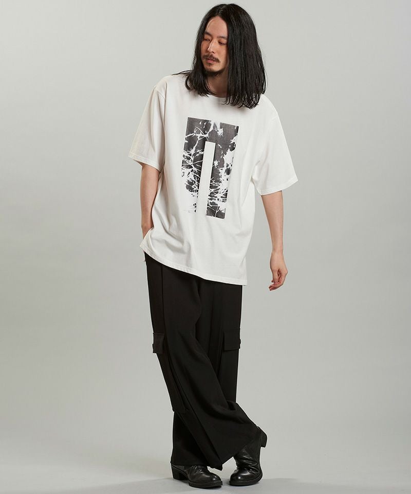 20%OFF【NO ID.(ノーアイディー)】ｸﾞﾗﾌｨｯｸﾛｺﾞﾌﾟﾘﾝﾄBIG-T Tシャツ