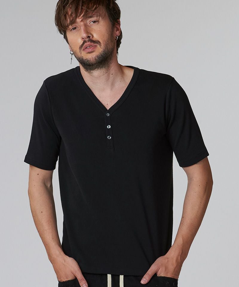 10%OFF【NO ID.(ノーアイディー)】ﾌﾗｲｽﾍﾝﾘｰV-N-T VネックTシャツ
