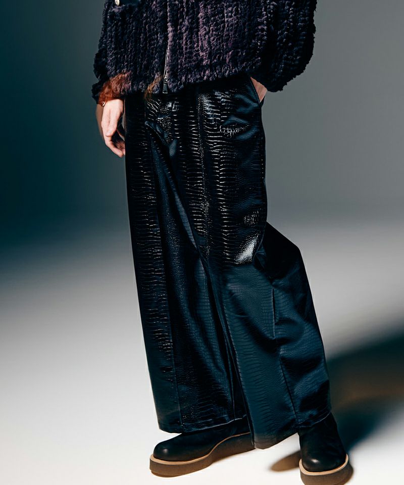 glamb(グラム)】Synth Leather Baggy Slacks シンセレザーバギー