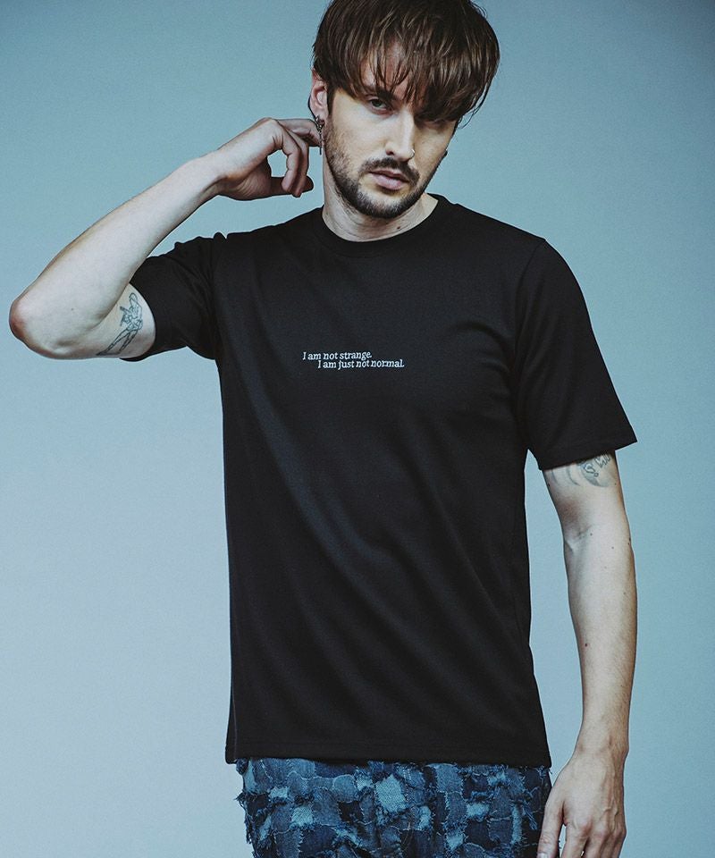 30%OFF【NO ID.(ノーアイディー)】ｴﾝﾌﾞﾛｲﾀﾞﾘｰﾒｯｾｰｼﾞC-N-T Tシャツ