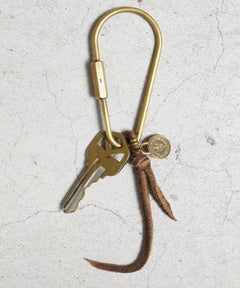 ダークブラウン