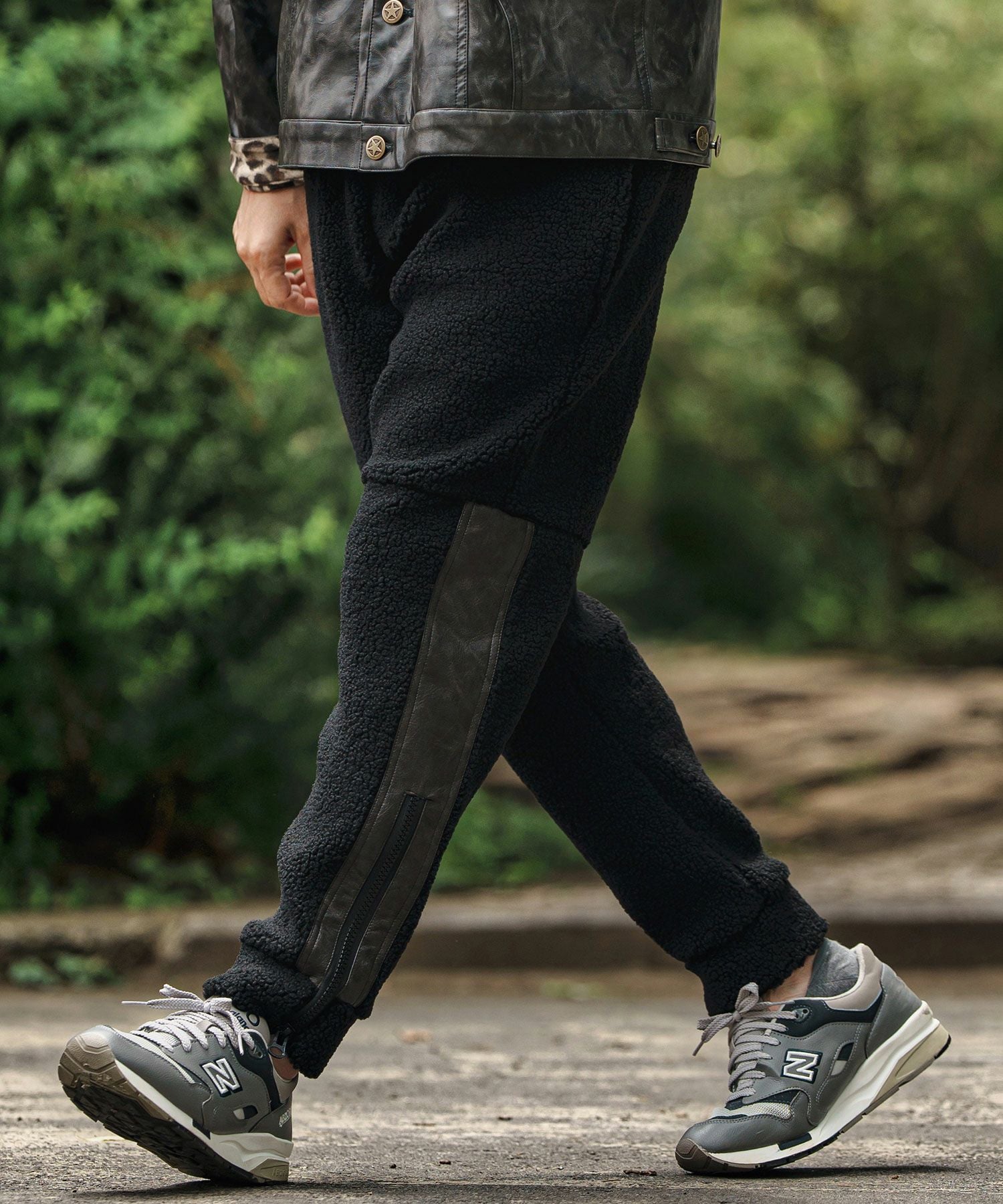 CAMBIO(カンビオ)】Sheep Like Boa Synthetic Leather Side Zip Jogger