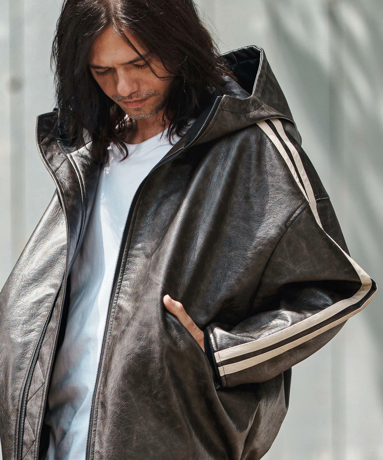 CAMBIO(カンビオ)】Vintage Like Synthetic Leather Volume Neck Short