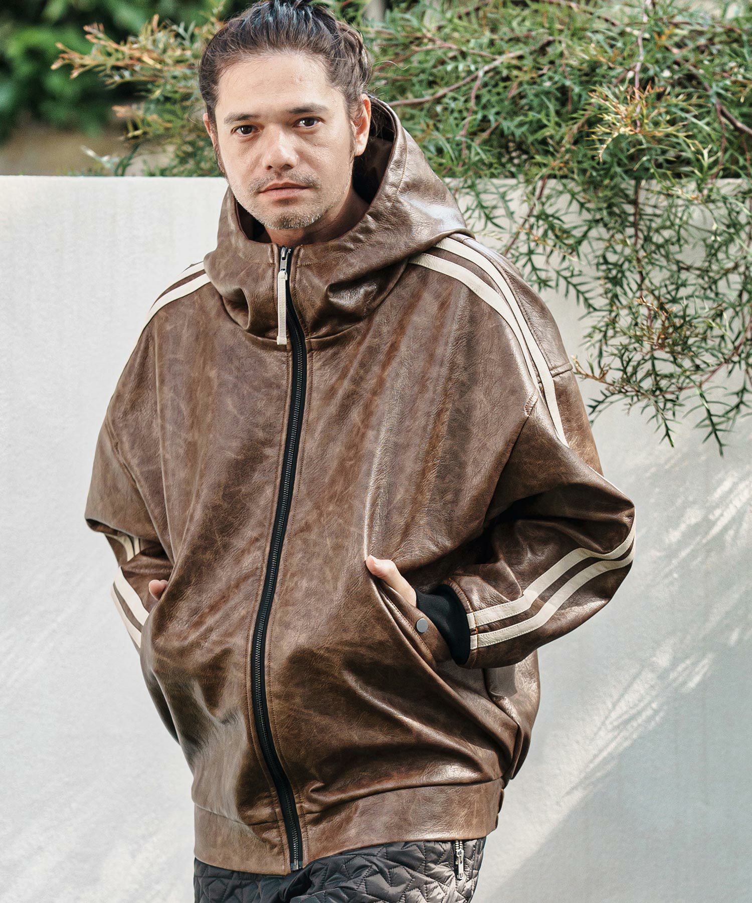 CAMBIO(カンビオ)】Vintage Like Synthetic Leather Volume Neck Short