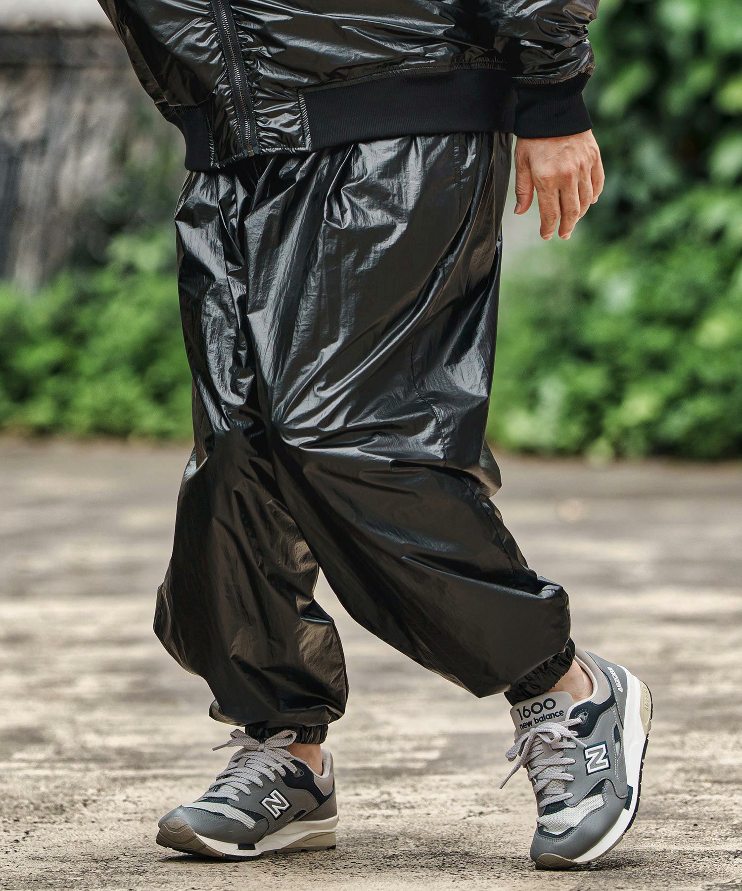 M*o様 タングラム　ジョガーパンツ CAMBIO(カンビオ)】Metallic Coating Jogger Pants ジョガーパンツ(MIU