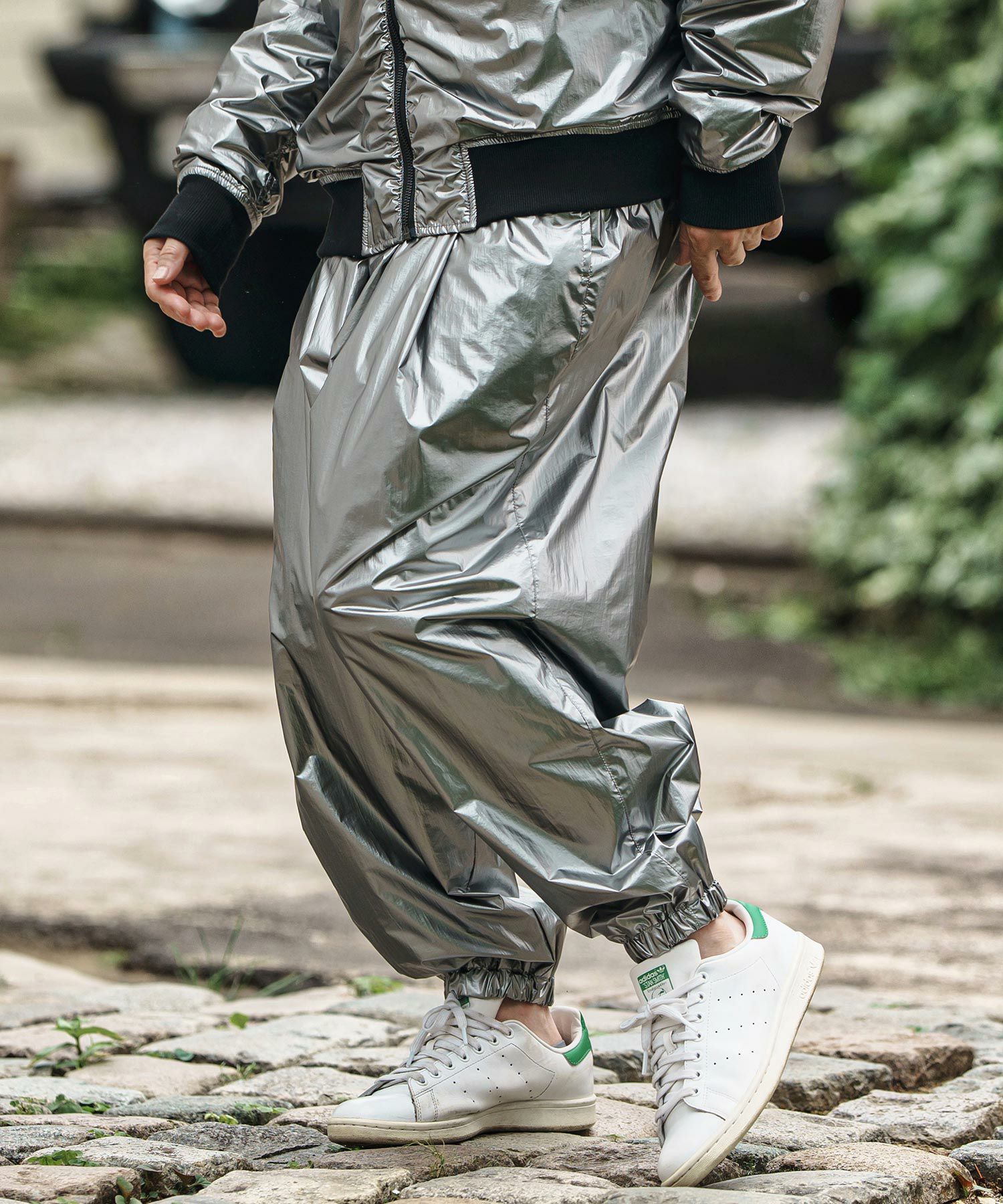CAMBIO(カンビオ)】Metallic Coating Jogger Pants ジョガーパンツ(MIU