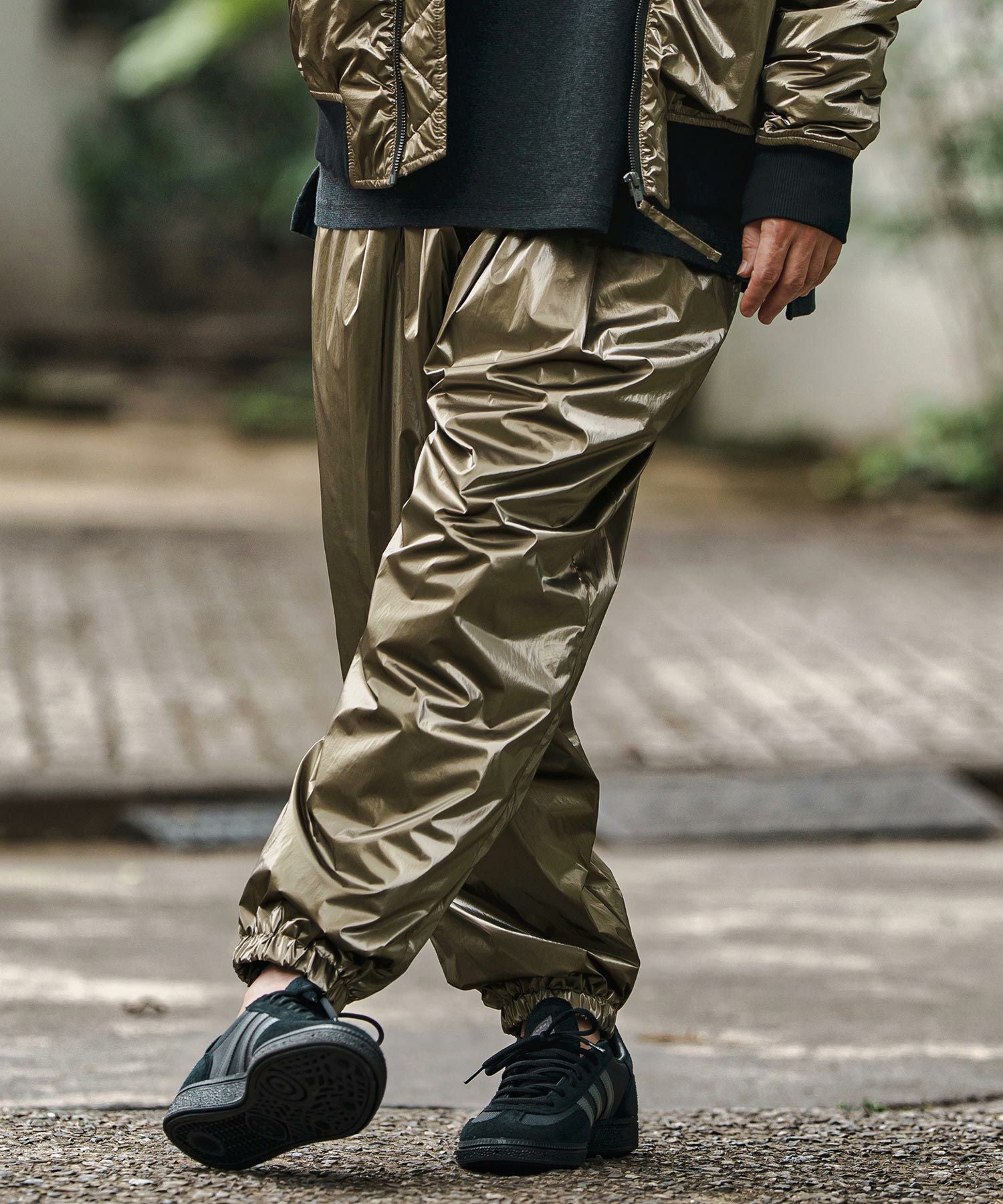 CAMBIO(カンビオ)】Metallic Coating Jogger Pants ジョガーパンツ(MIU