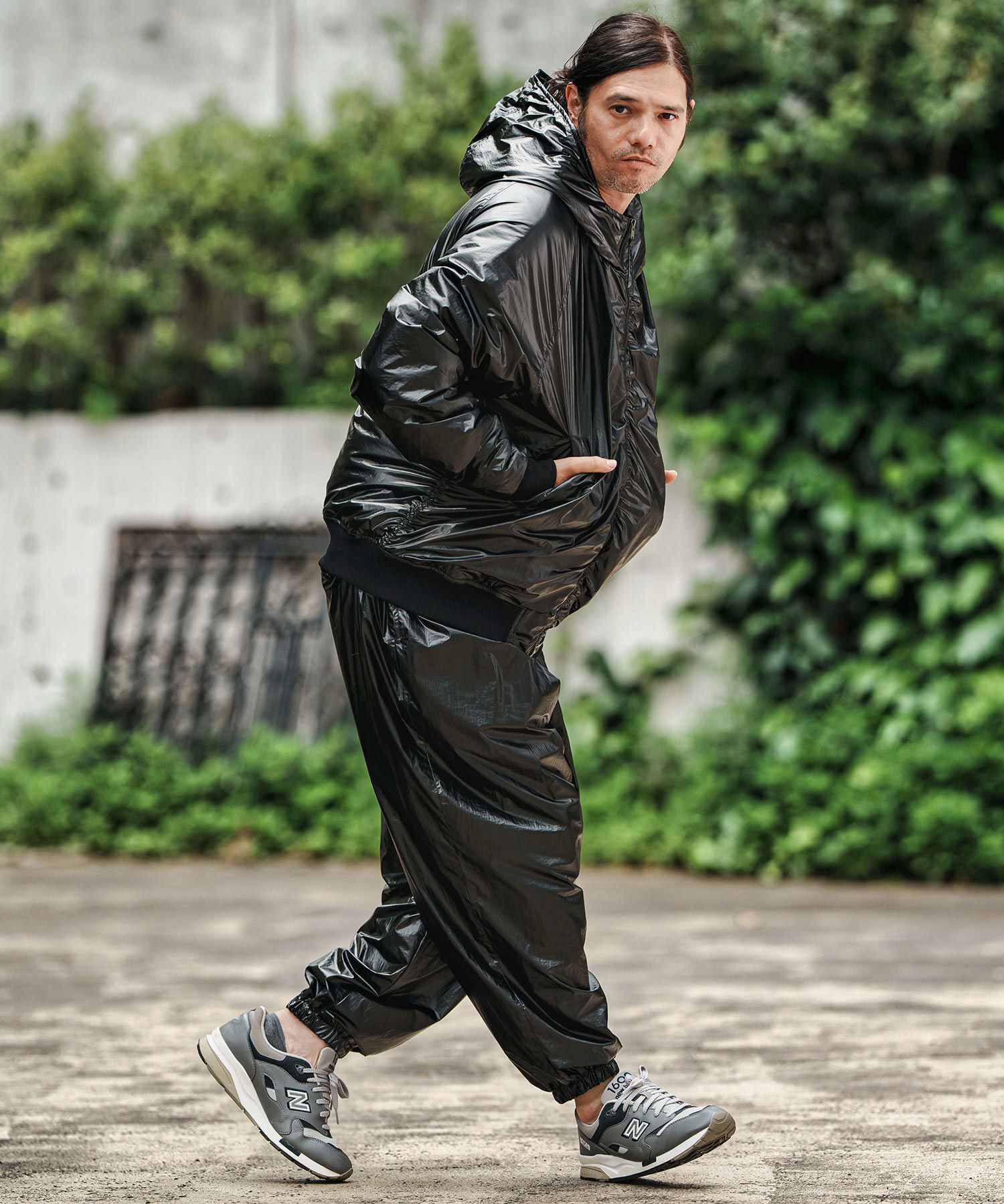 カンパニョーロ　パンツ CAMBIO(カンビオ)】Metallic Coating Jogger Pants ジョガーパンツ(MIU