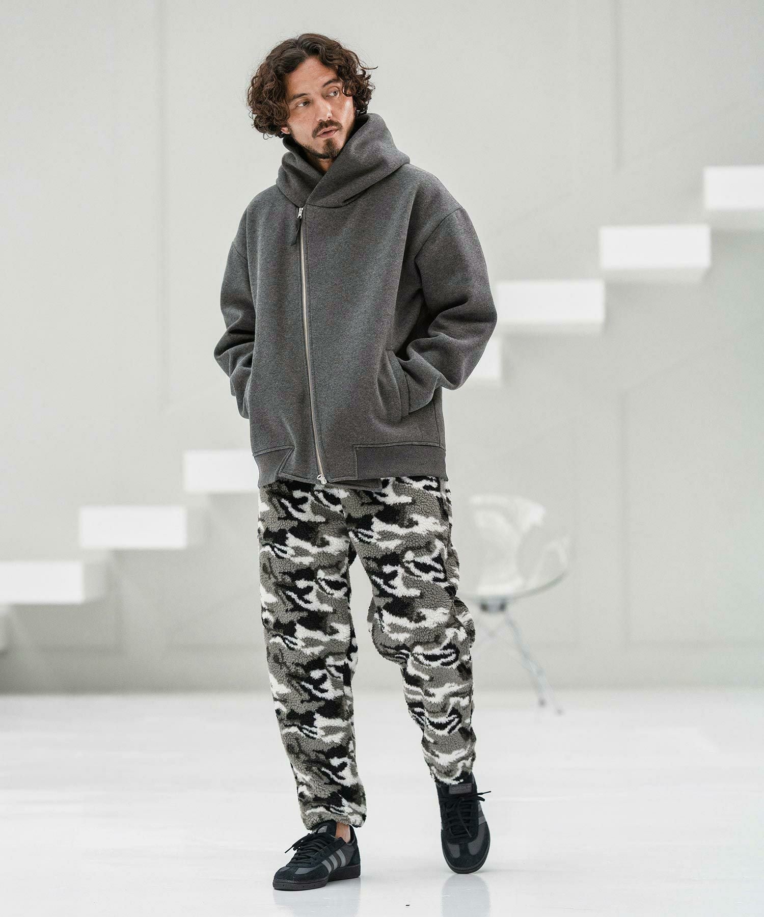 CAMBIO(カンビオ)】Brushed Lining Sweat Diagonal Zipper Design