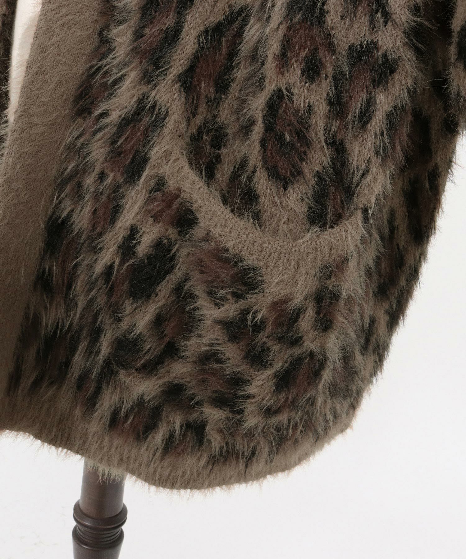 GLIMCLAP(グリムクラップ)】Minimai detail cardigan -Leopard feather