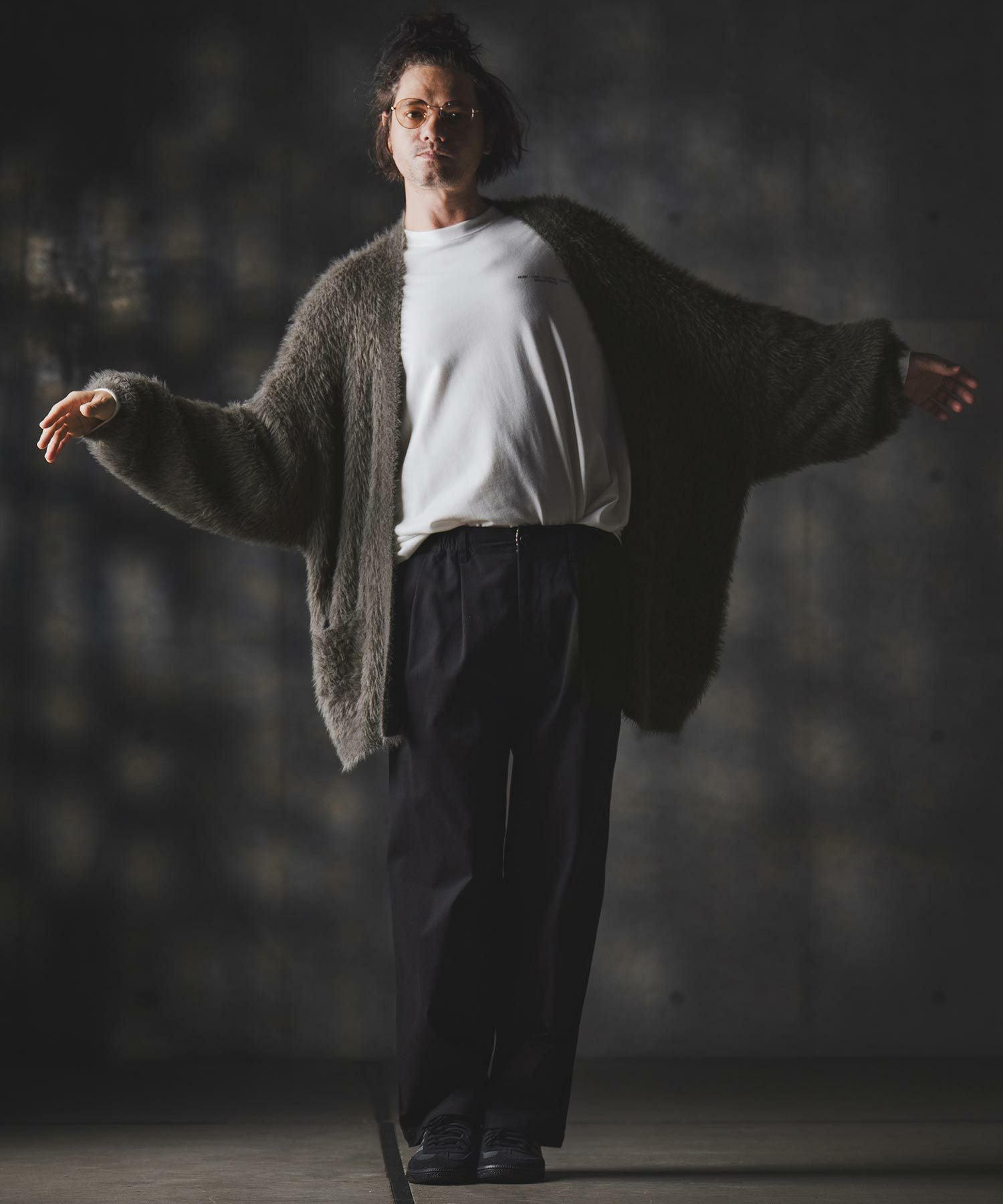 GLIMCLAP(グリムクラップ）　ニットロングカーディガン　ブラック GLIMCLAP(グリムクラップ)】Minimai detail cardigan -Feather yarn