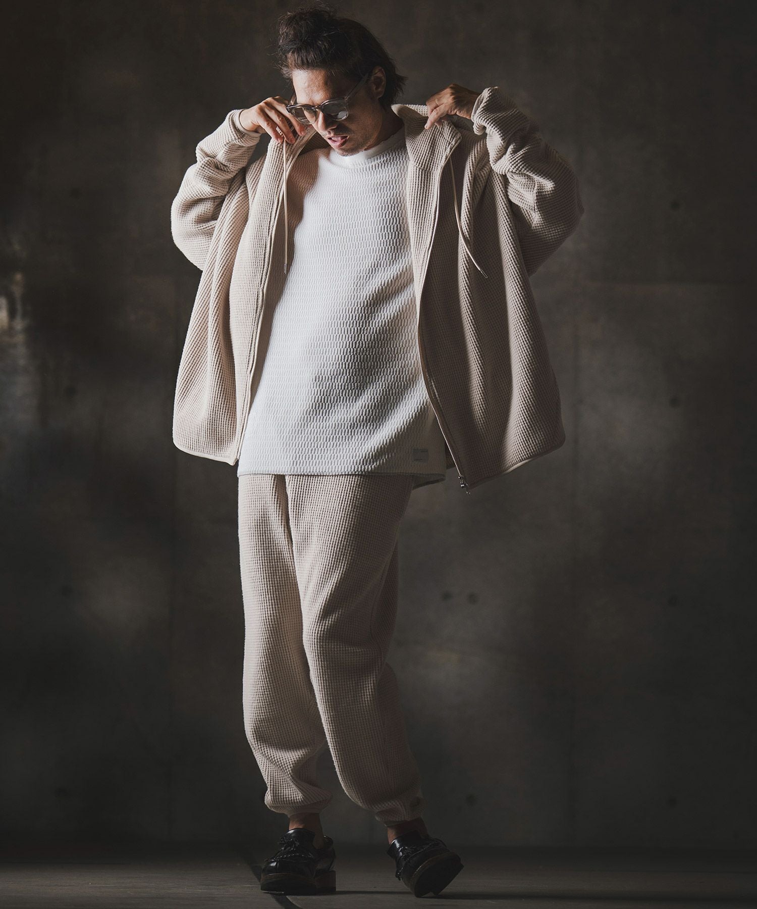 GLIMCLAP(グリムクラップ)】Zip-up hoodie-Soft brushed waffle fabric