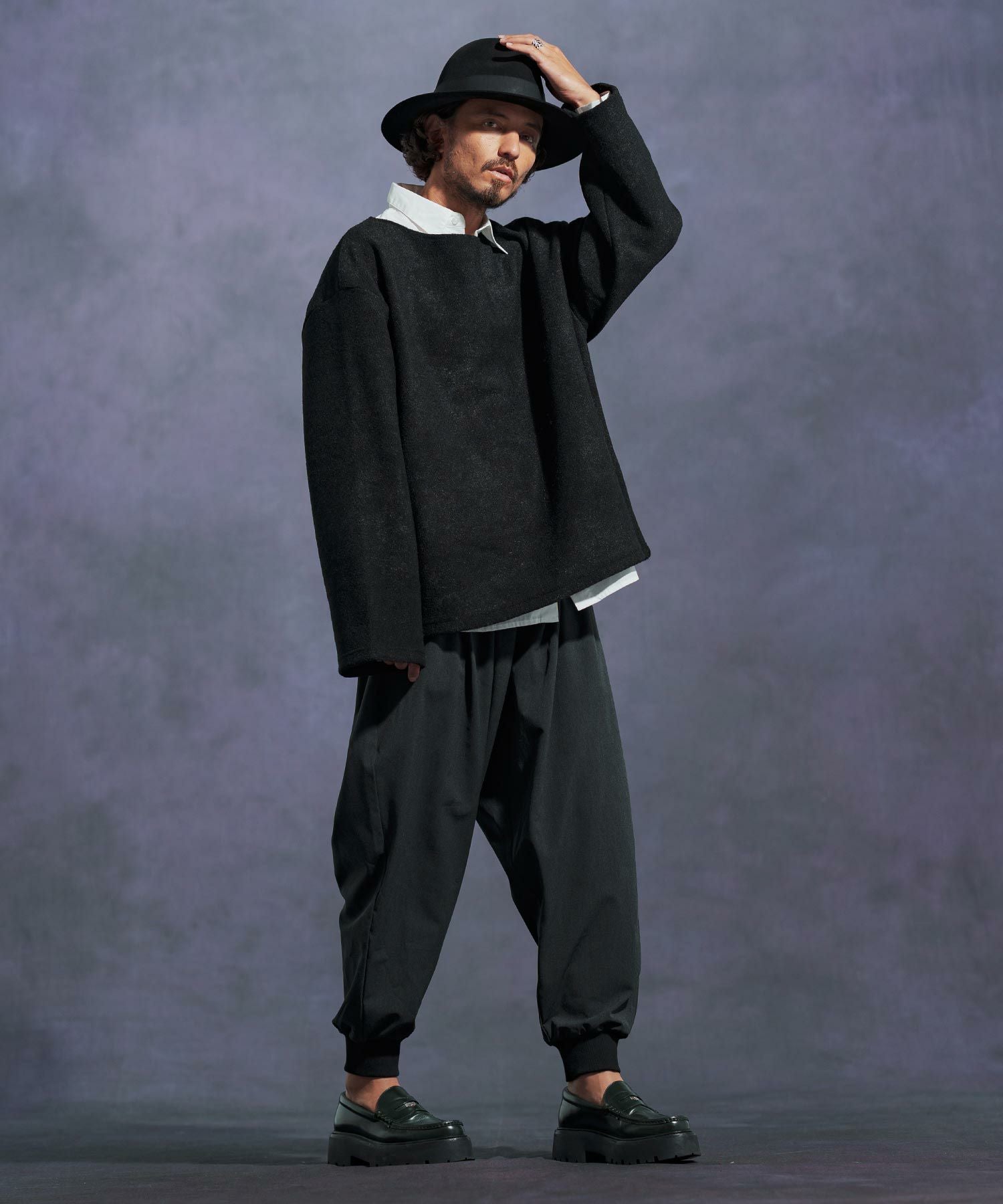 Jih Nunc(ジーヌンク)】ボートネックルーズシルエット起毛カットソー