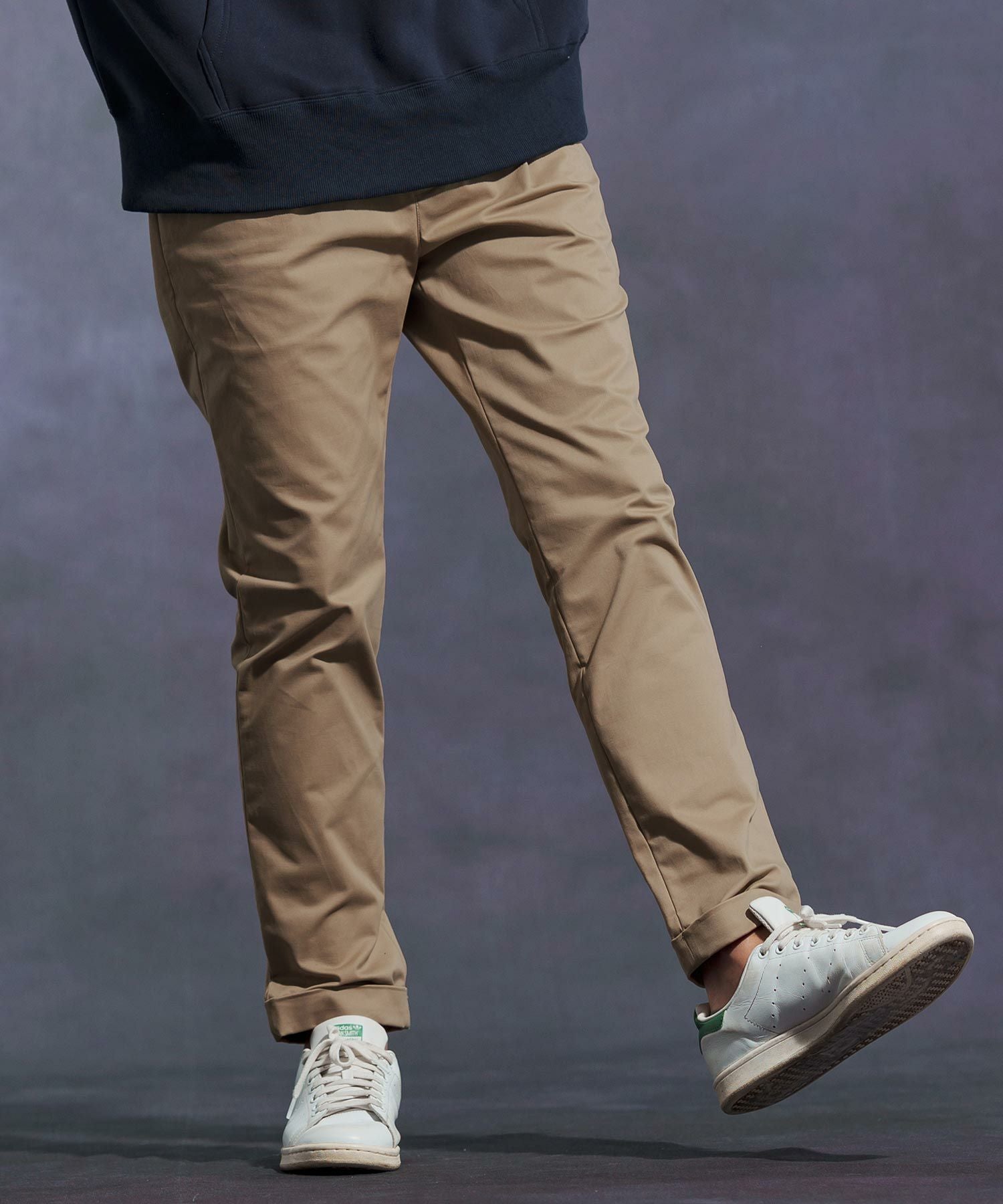 Jih Nunc(ジーヌンク)】ストレッチタックスリムテーパードチノパンツ