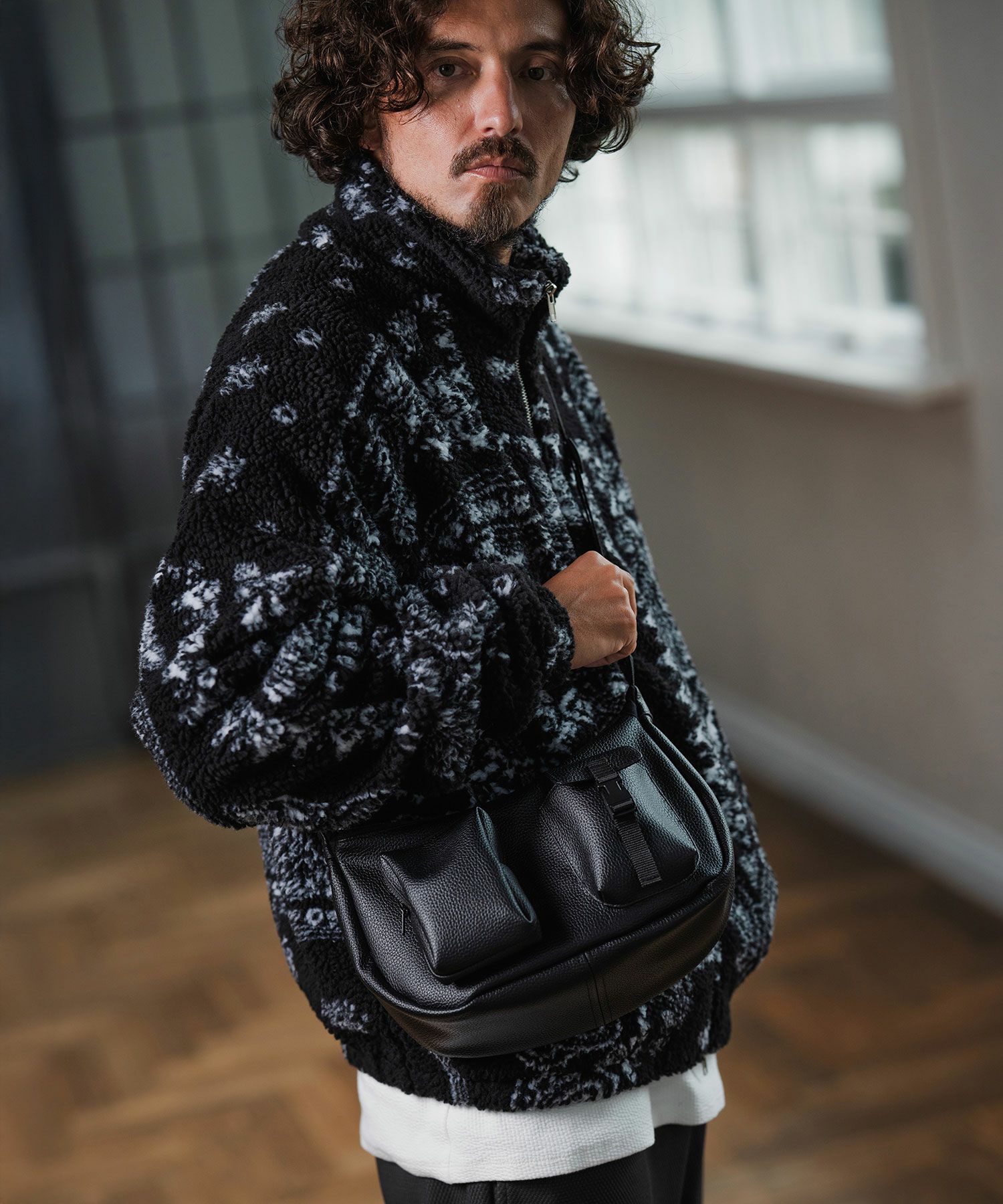 極美品 25年モデル●genten × mannine ショルダーバッグ 総柄 Magine(マージン)】Synthetic Leather Mini Shoulder Bag ミニ