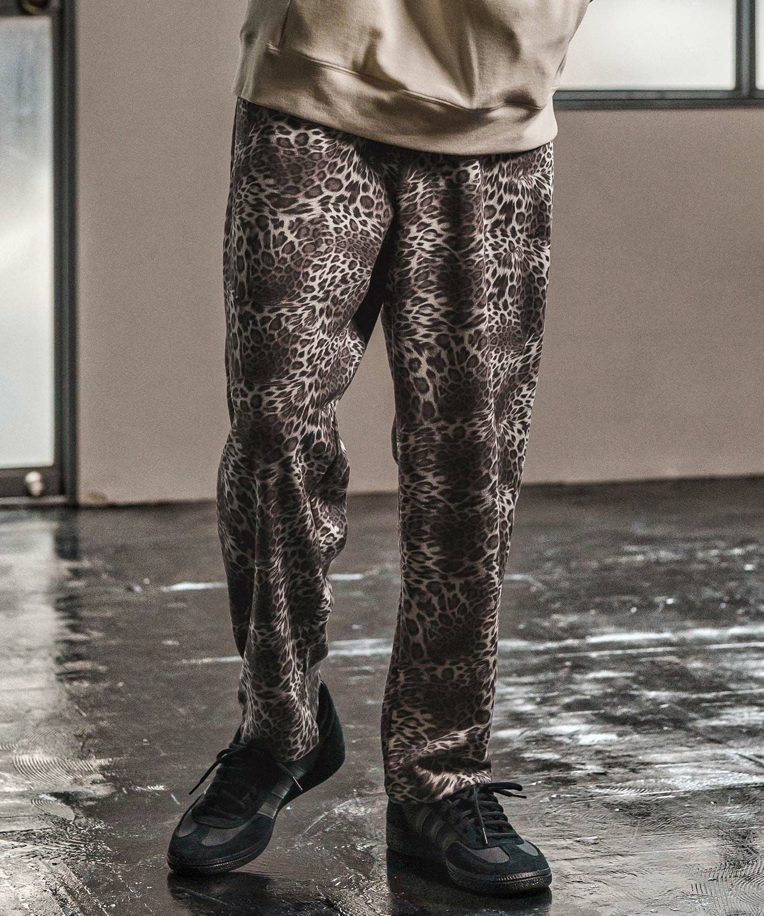 現行モデル　パーリーゲイツ　パンツ　XL〜XXL相当 黒　豹柄　レオパード　6 楽天市場】ヒョウ柄 パンツ（ゴルフ｜スポーツ・アウトドア）の通販