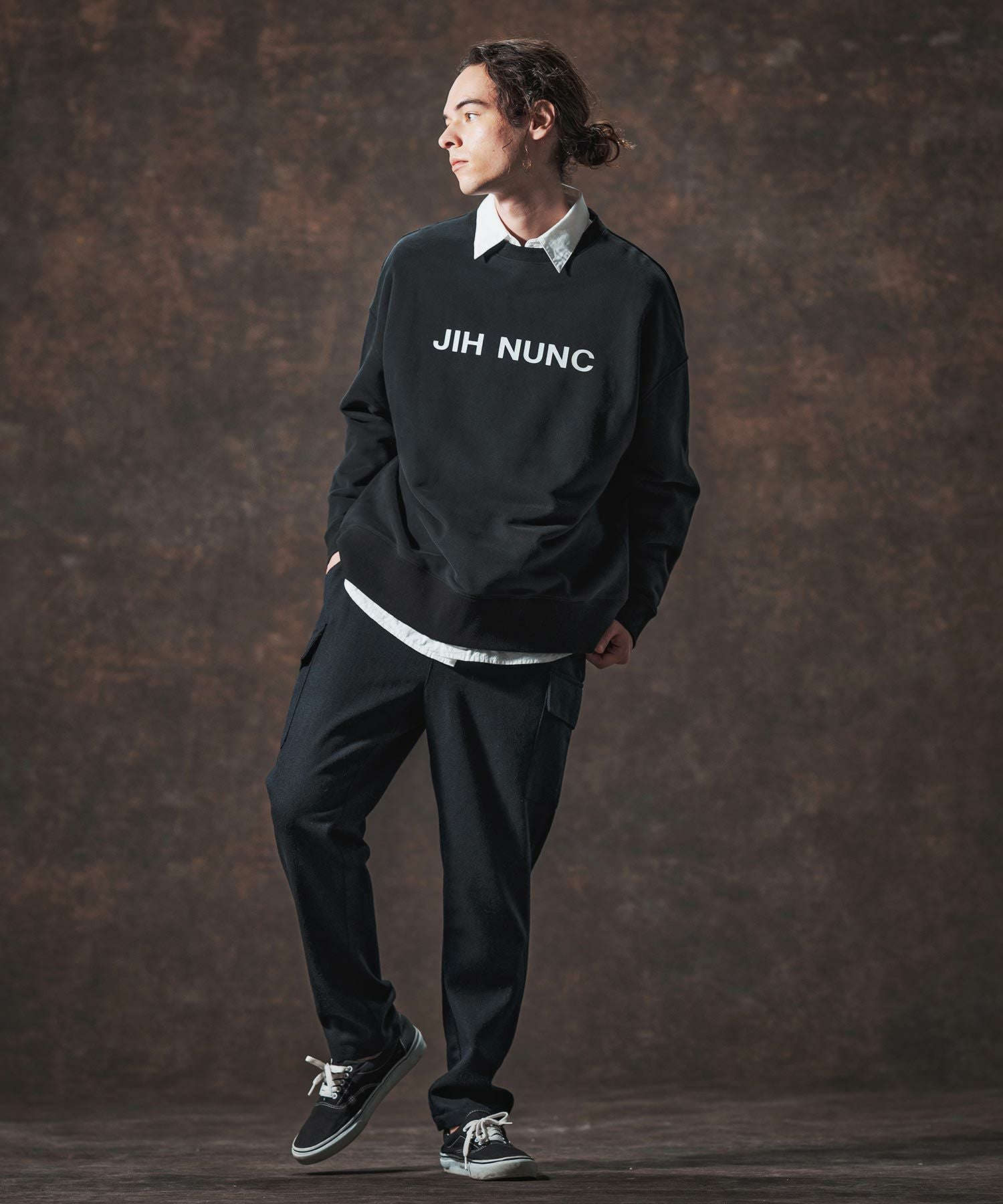 Jih Nunc(ジーヌンク)】ロゴプリント裏起毛スウェットプルオーバー(JIH