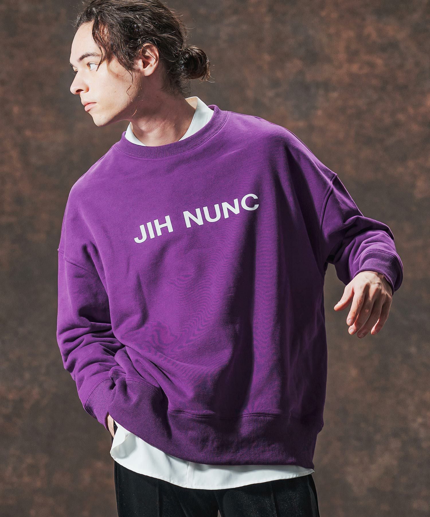 Jih Nunc(ジーヌンク)】ロゴプリント裏起毛スウェットプルオーバー(JIH