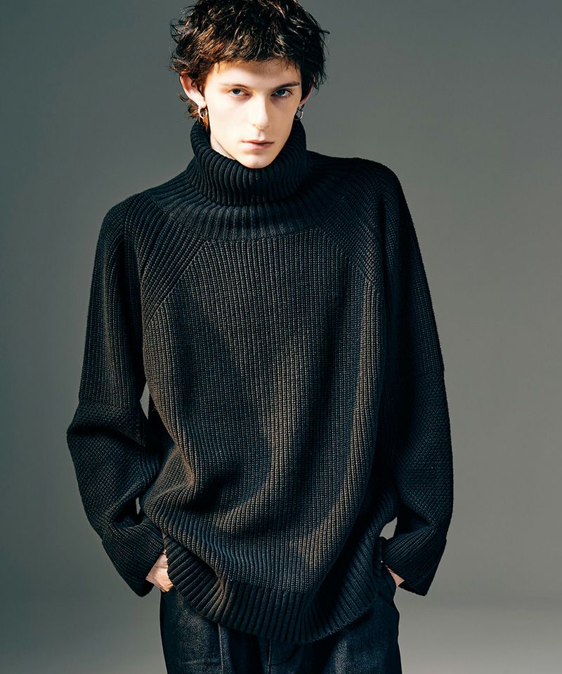 glamb(グラム)】Sulman Turtle Neck Knit サルマンタートルネック 