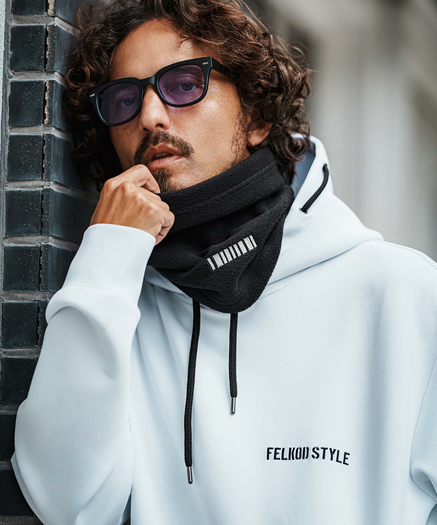 felkod(フィルコッド)】Barcode Embroidery Neck Warmer ネック