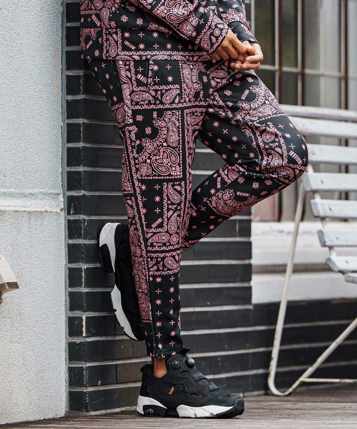 felkod(フィルコッド)】Bandana Cardboard Knit Zip Accent Pants