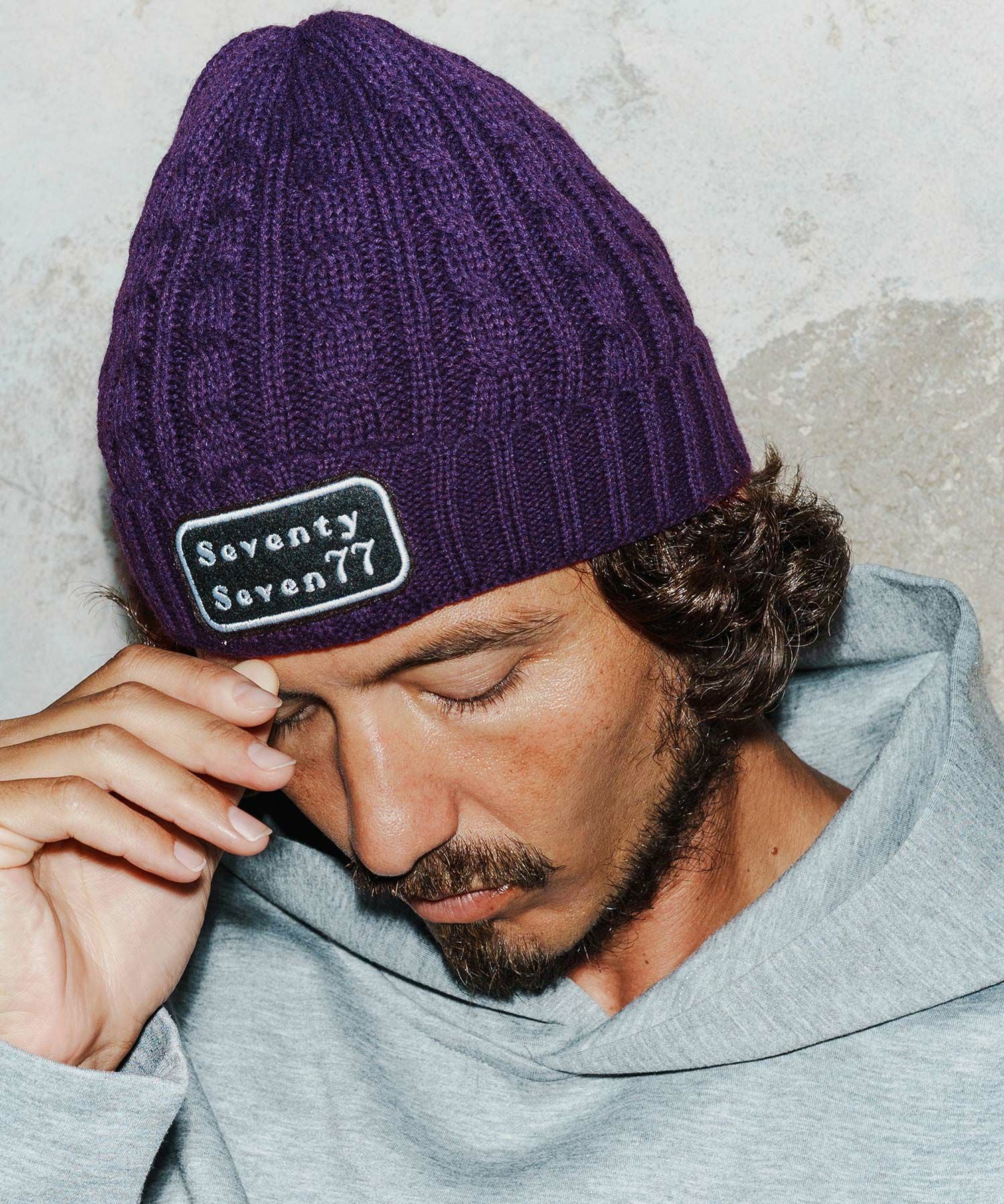 seventy seven(セブンティセブン)】cable knit cap(logo patch) ニット