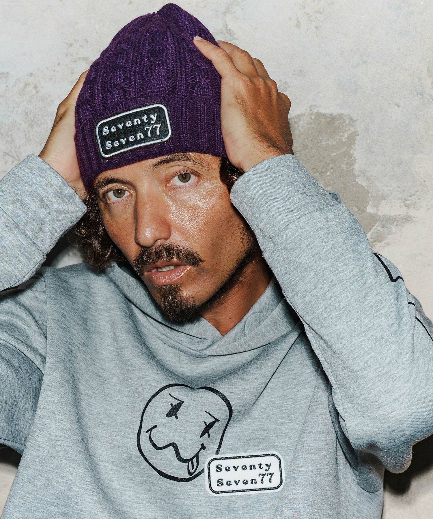 seventy seven(セブンティセブン)】cable knit cap(logo patch) ニット