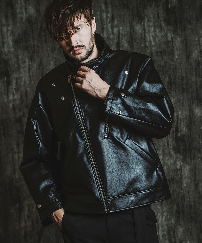 NO CONCEPT BUT DOOD SENSE 合皮　ジャケット　黒 30%OFF【NO ID.(ノーアイディー)】 ｼﾝｾﾃｨｯｸﾚｻﾞｰBIGﾗｲﾀﾞｰｽJKT