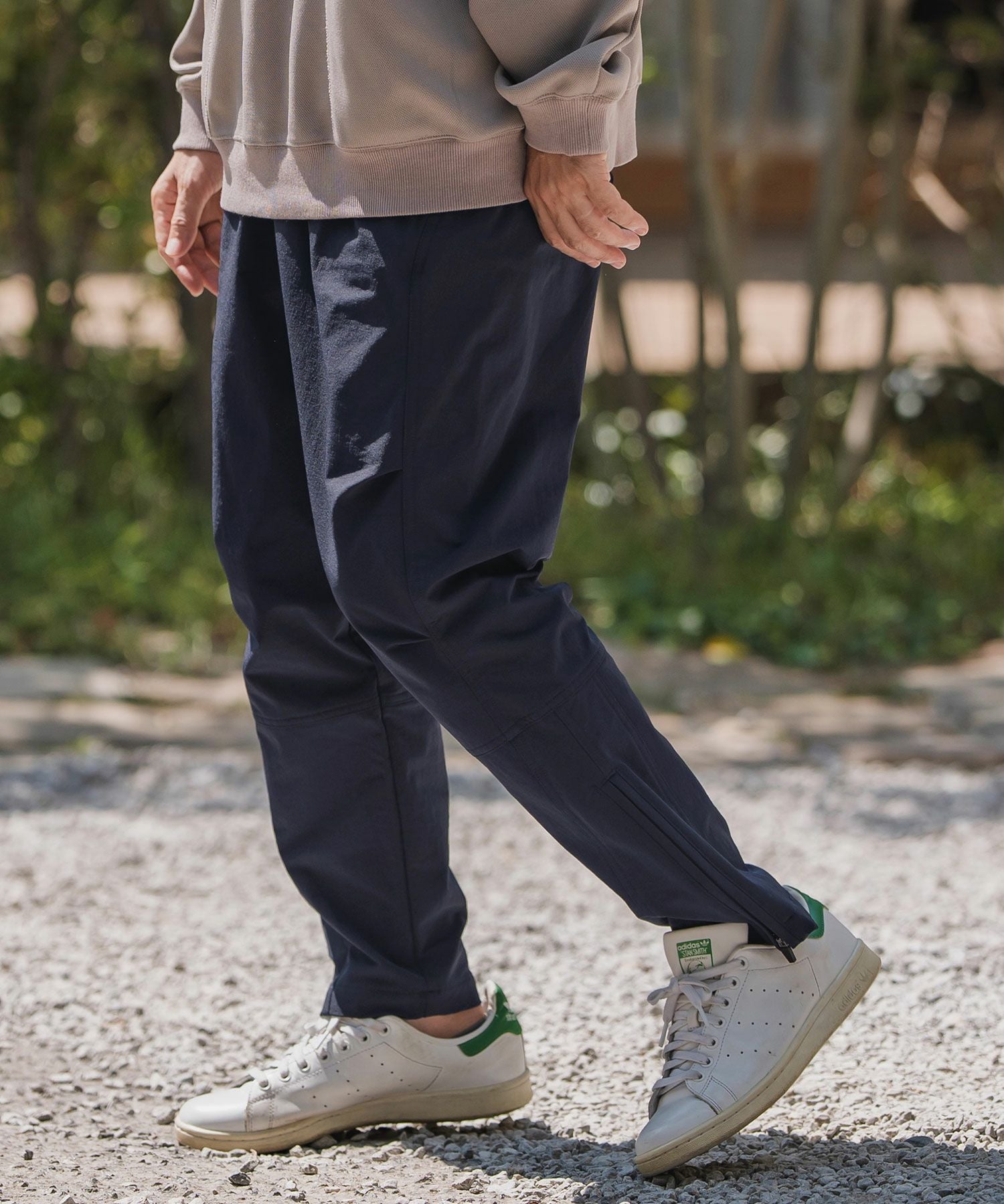 OVERSIZEDCHINOパンツ 30%OFF【CAMBIO(カンビオ)】ナイロンストレッチ裾ZIPパンツ(HLCM0209