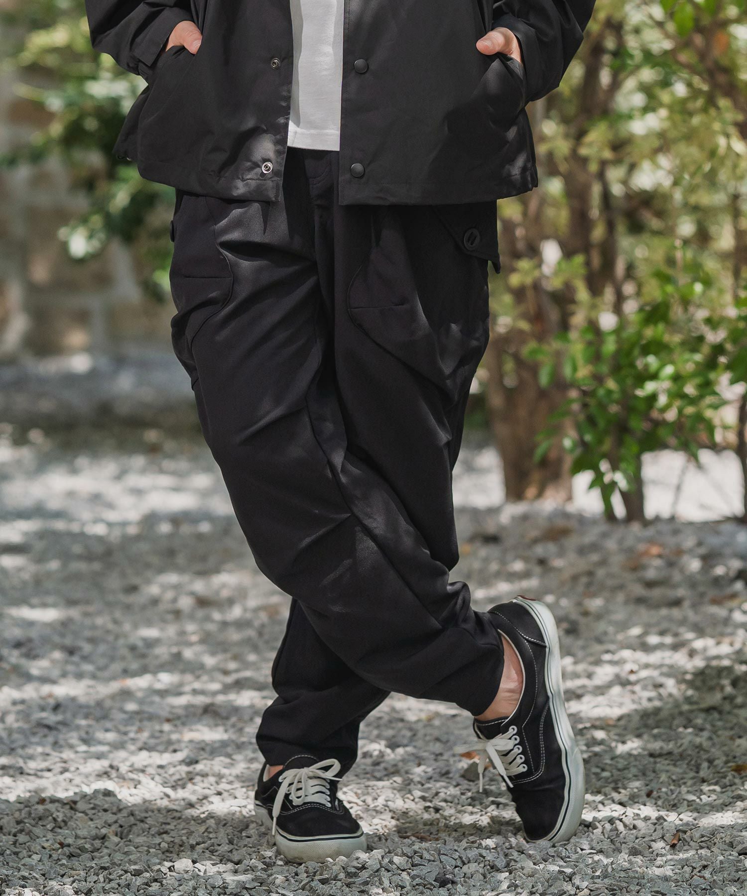 CAMBIO(カンビオ)】ナイロンストレッチパラシュート釦ミリタリーパンツ