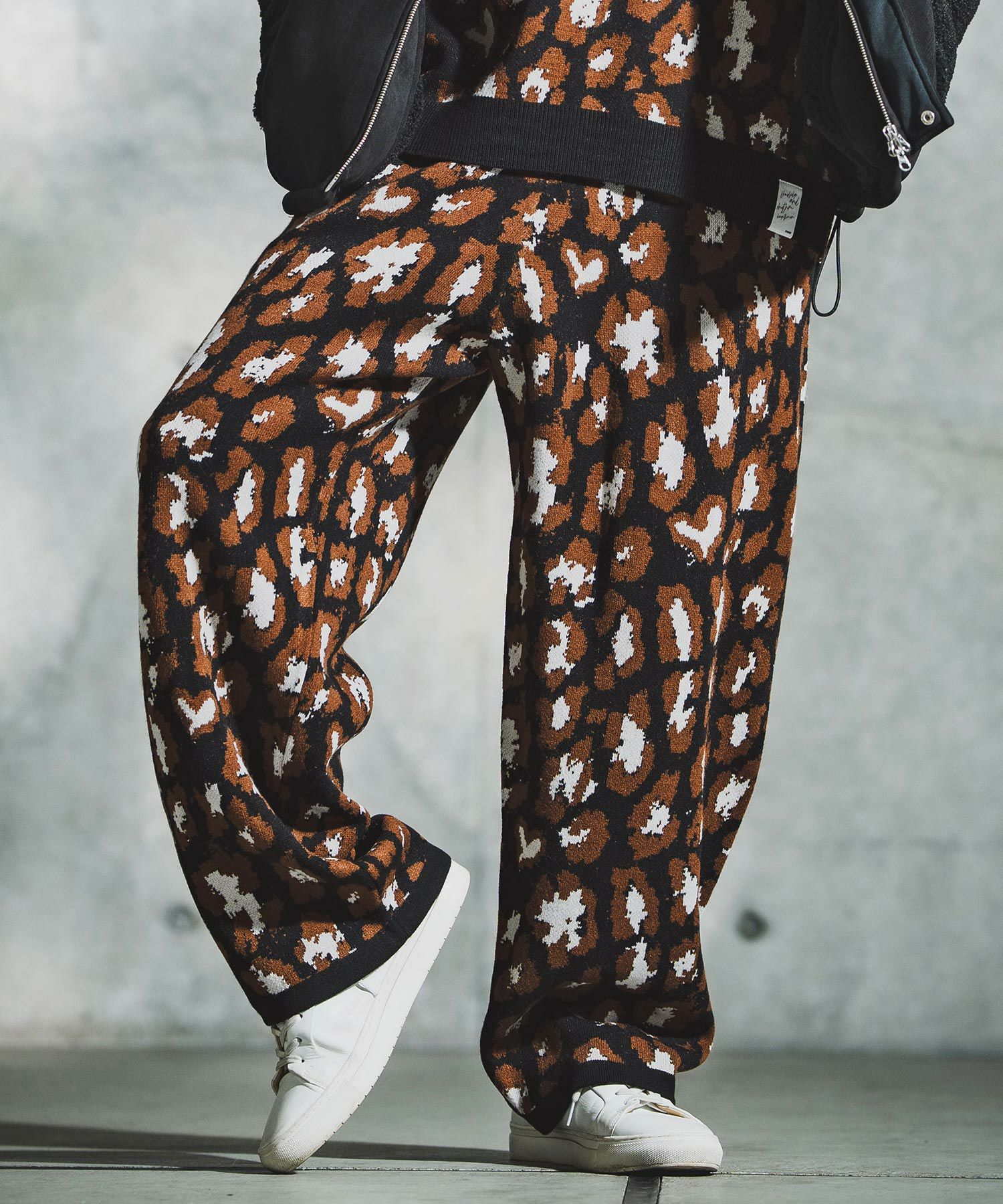 GLIMCLAP(グリムクラップ)】Illusionism Leopard Pattern Knitpants