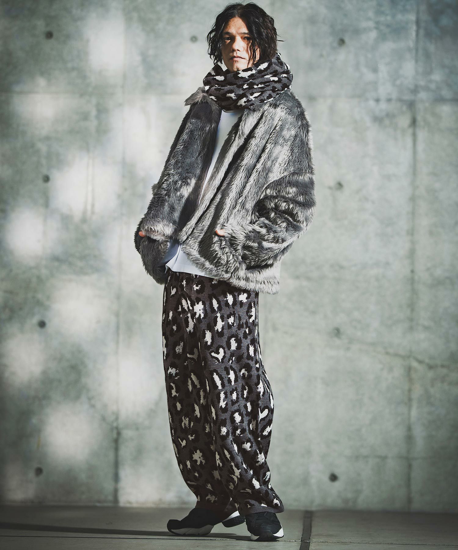 【新品未使用】グラムリップス　バックオープン スラブKNIT フーディー 30%OFF【GLIMCLAP(グリムクラップ)】 One arm design hooded jersey