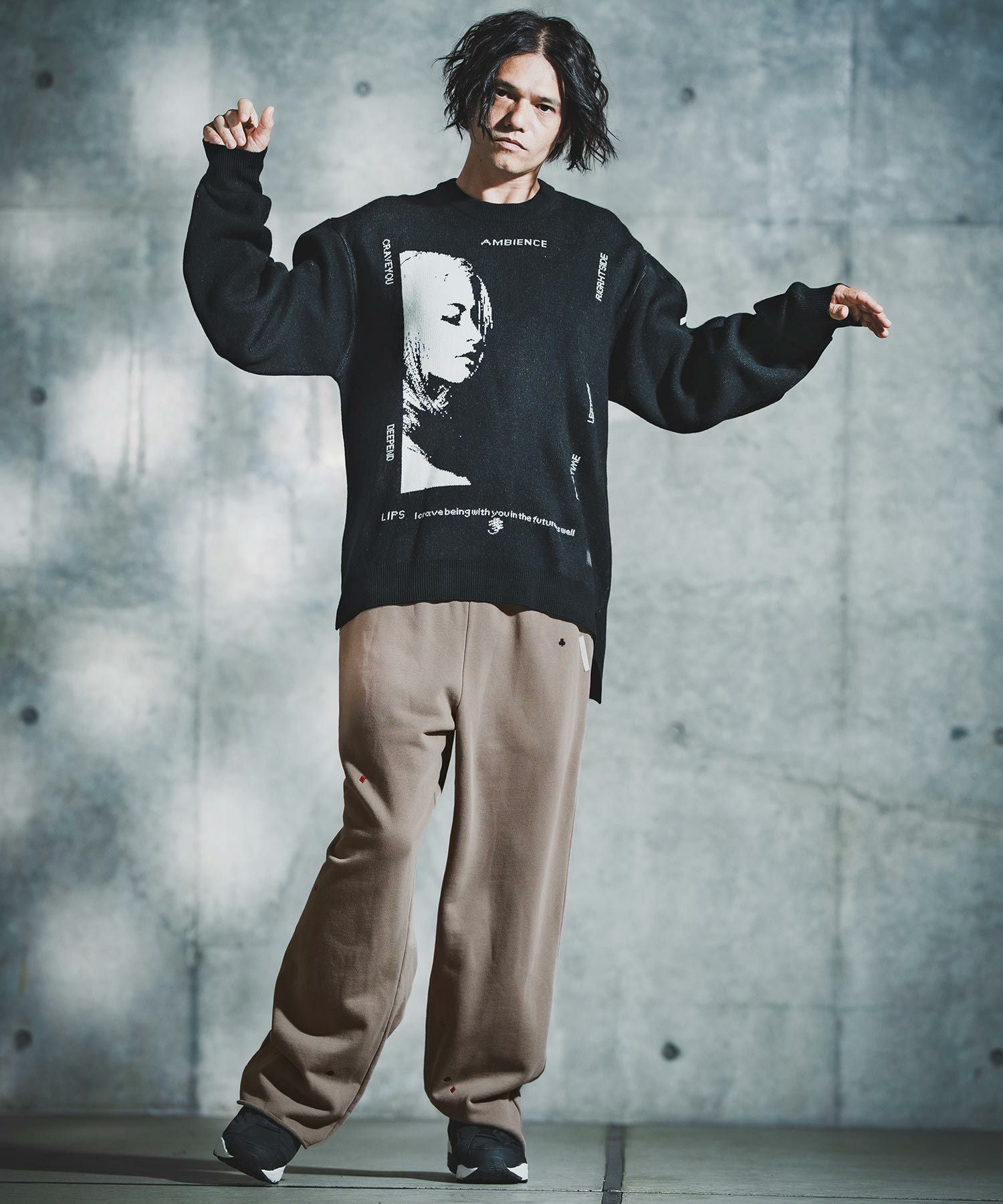 GLIMCLAP(グリムクラップ)】Card Stitch Emblem Sweat pants