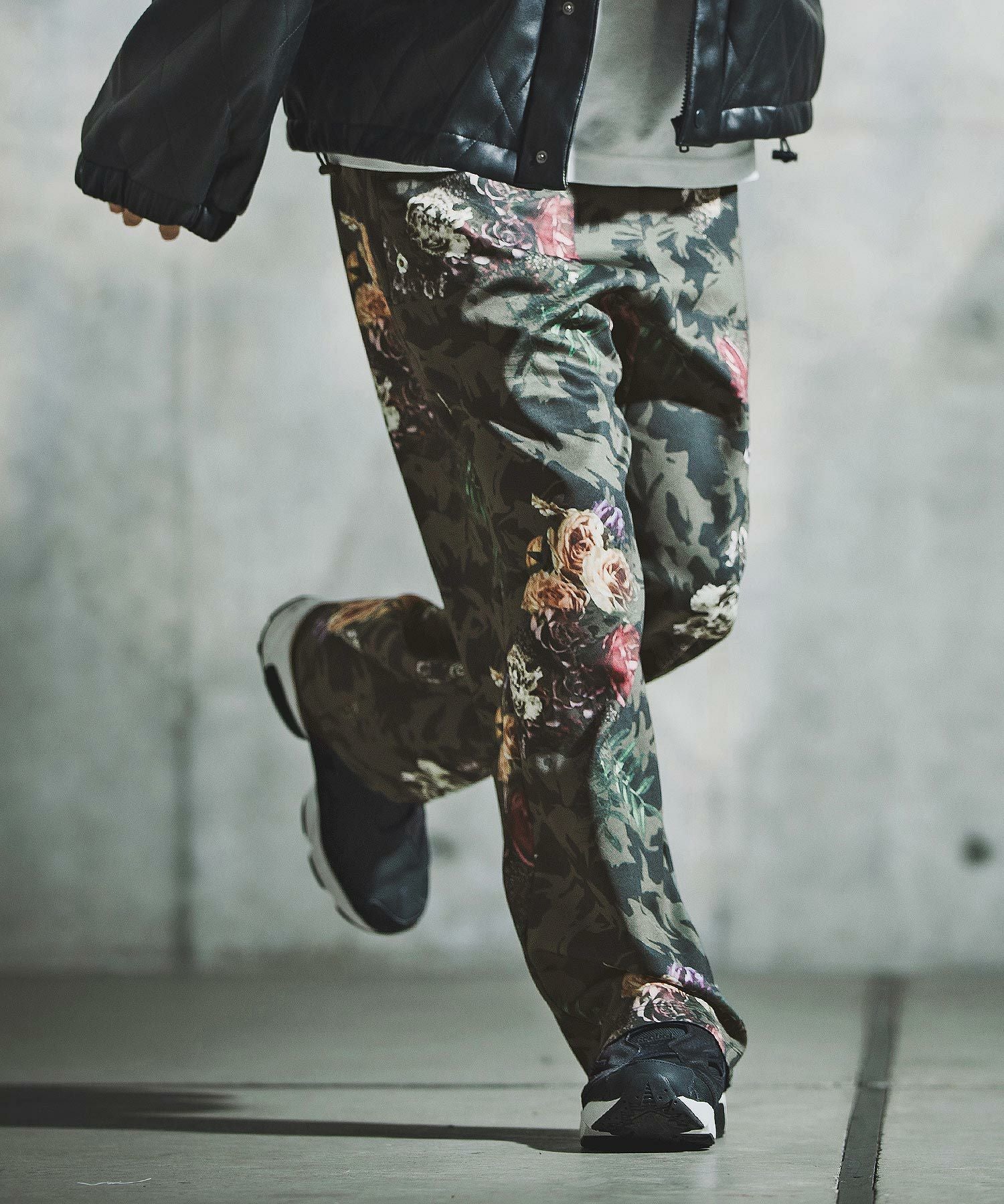カンビオCAMBIO購入▢ GLIMCLAPのジャージ▢ GLIMCLAP(グリムクラップ)】Original Botanical Print Jersey Pants