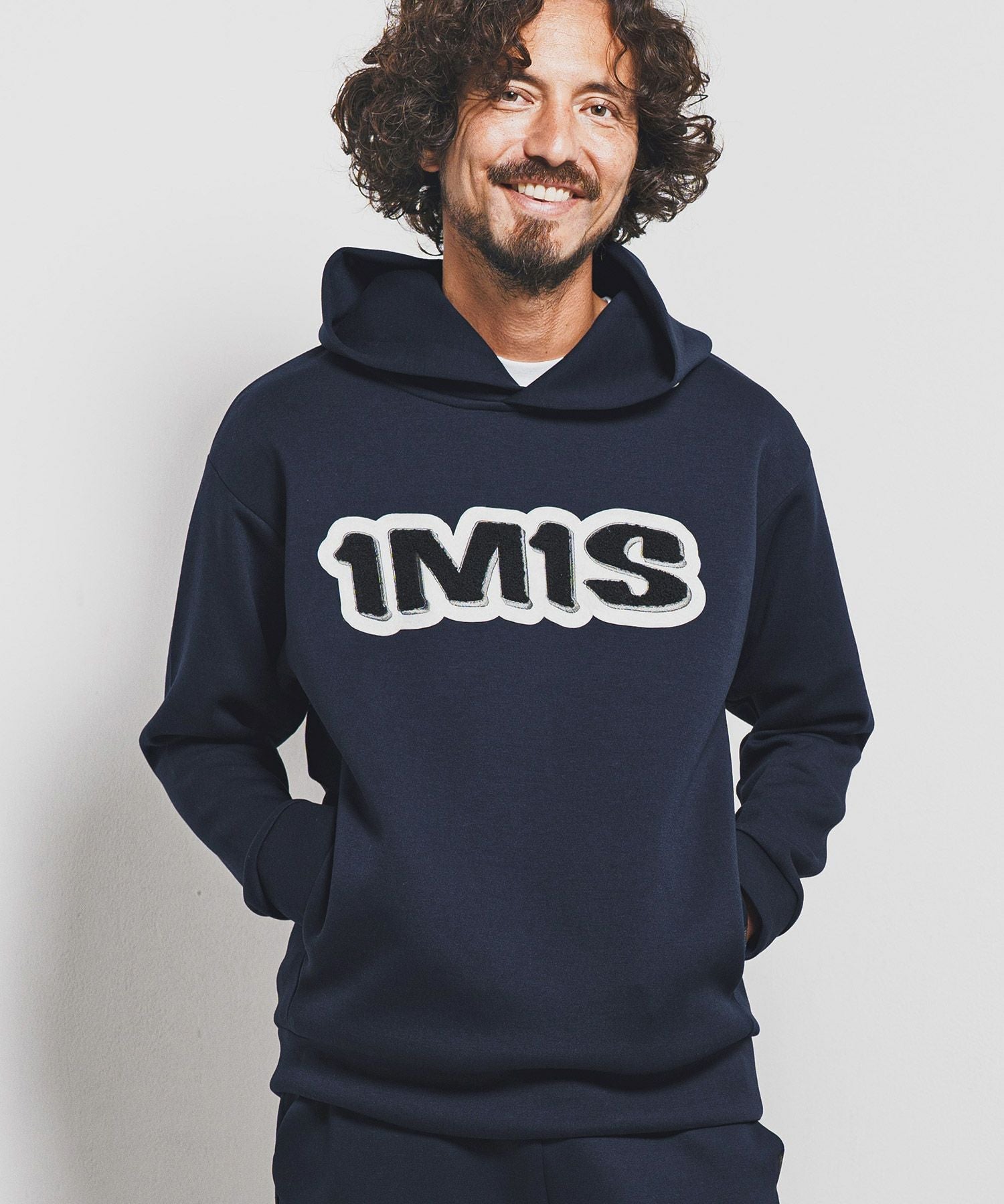殆ど新品 1minute 1second(ワンミニットワンセカンド)】cardboard hoodie with