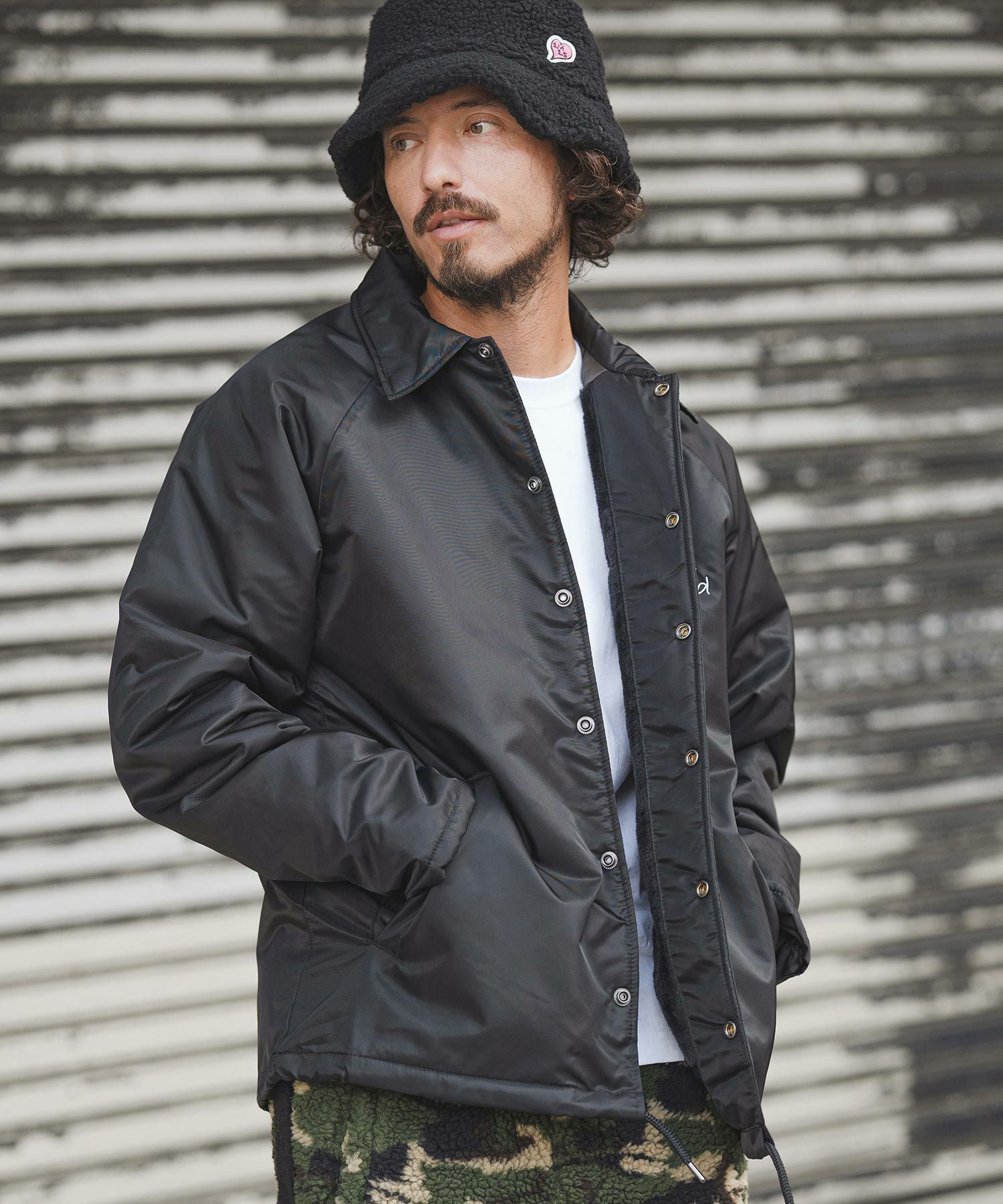 明日1月31日まで　最終価格現行品　新品COACH ブラック ニット帽 cm750blk.jpg