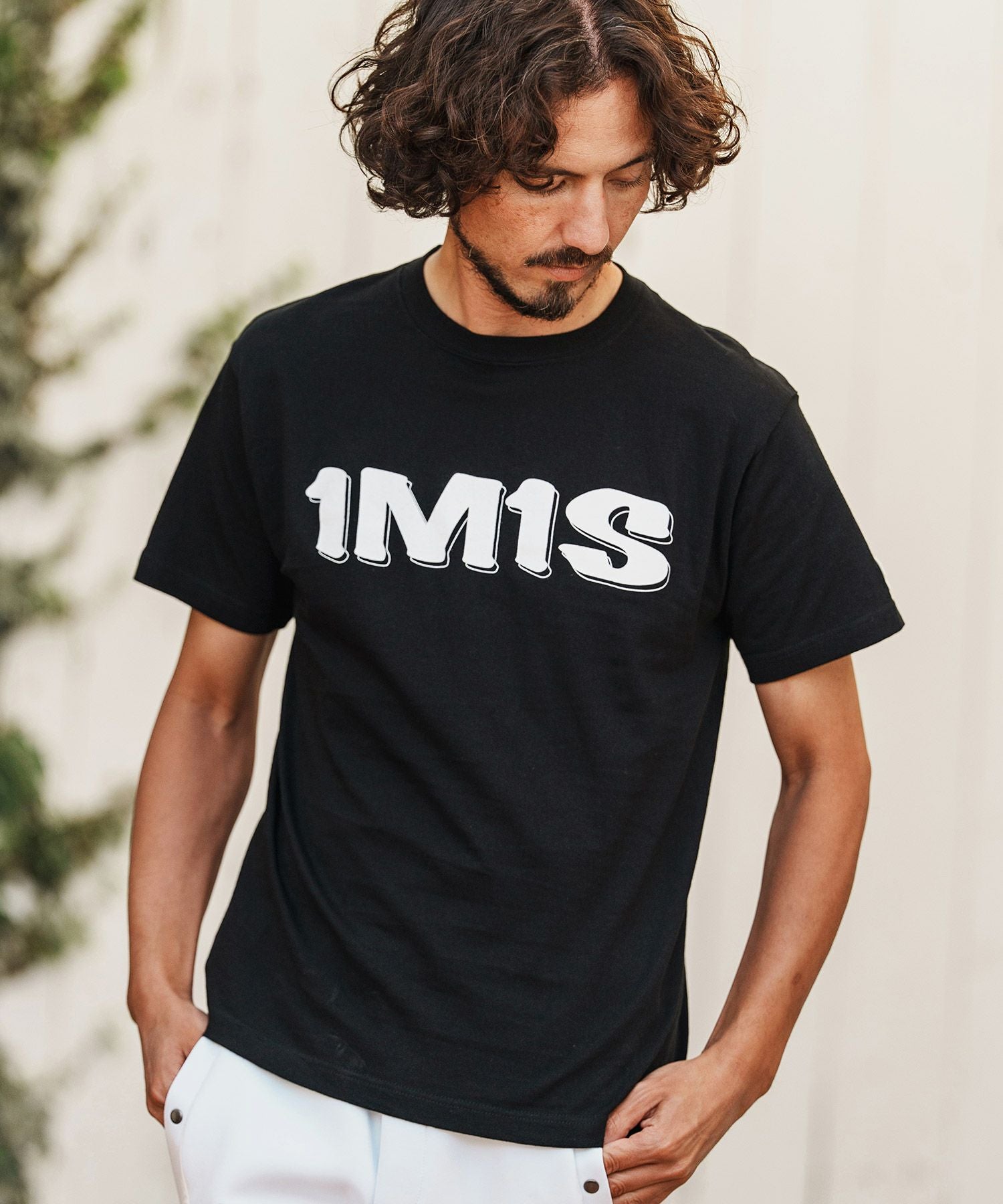 1minute 1second(ワンミニットワンセカンド)】1M1S bold print T-shirt