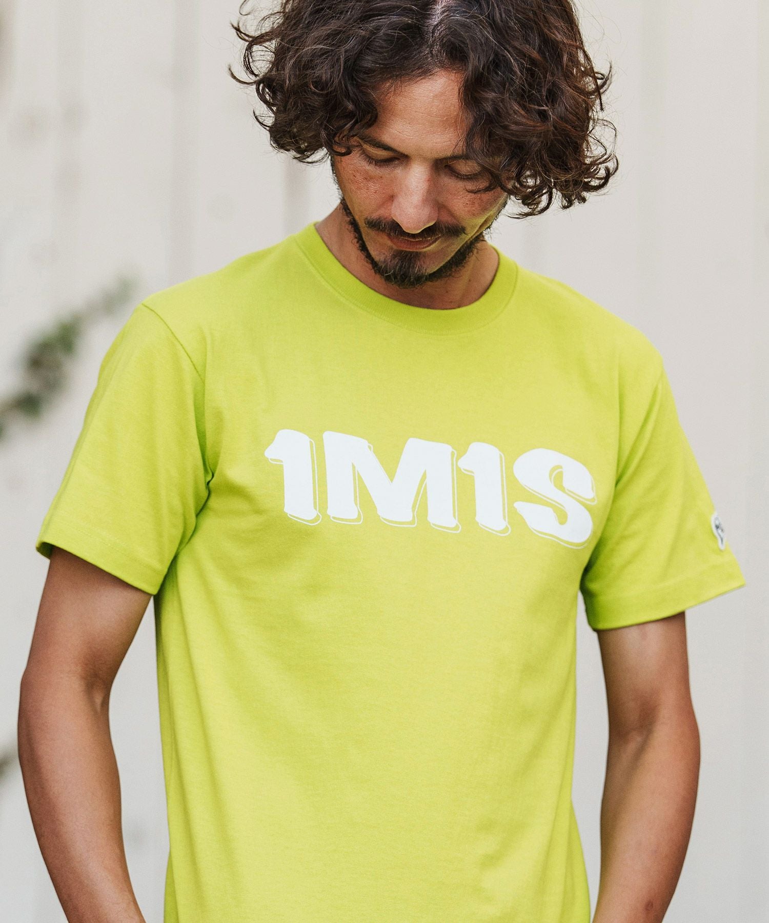 1minute 1second(ワンミニットワンセカンド)】1M1S bold print T-shirt