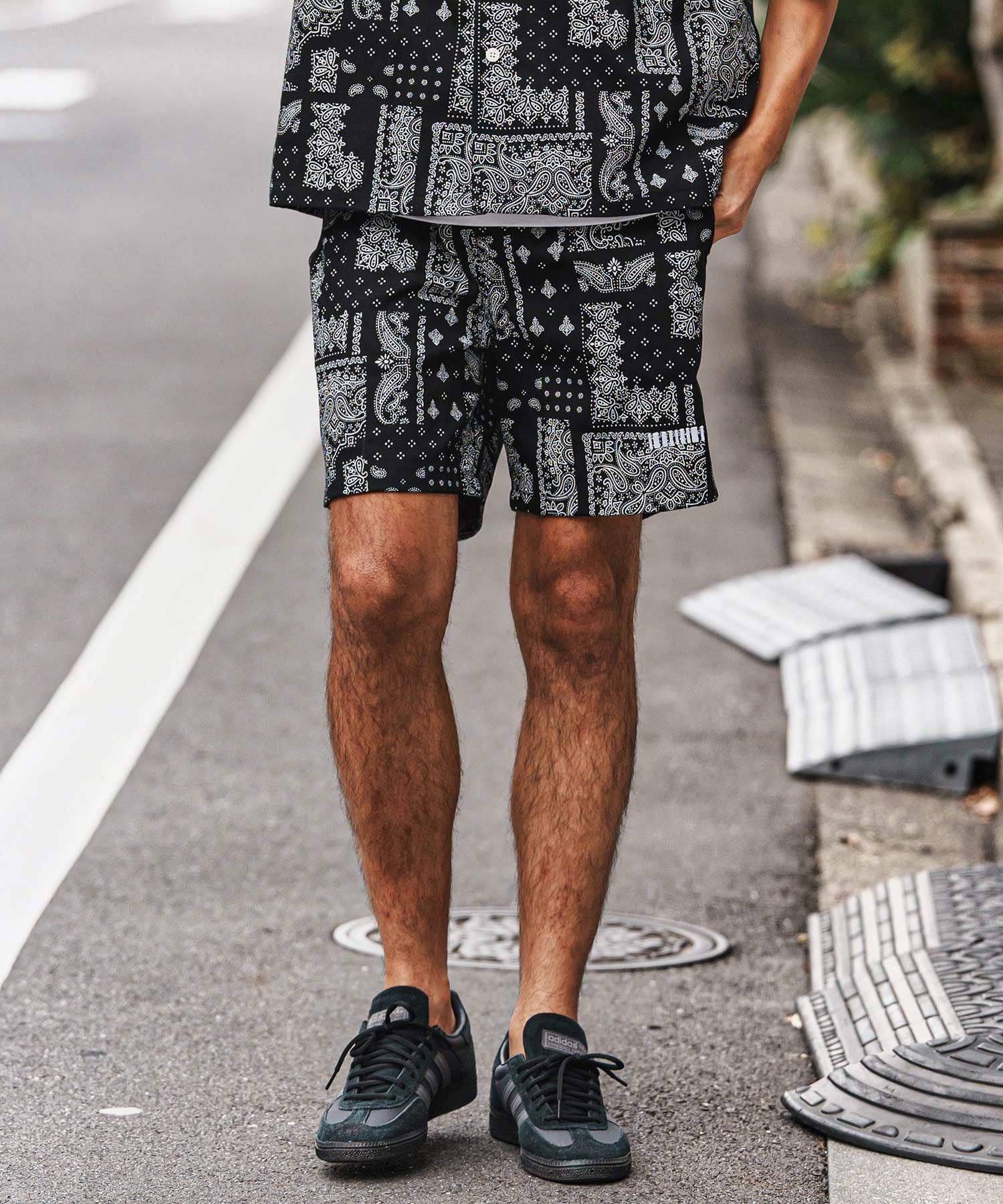 felkod(フィルコッド)】Barcode Embroidery Cardboard Knit Short