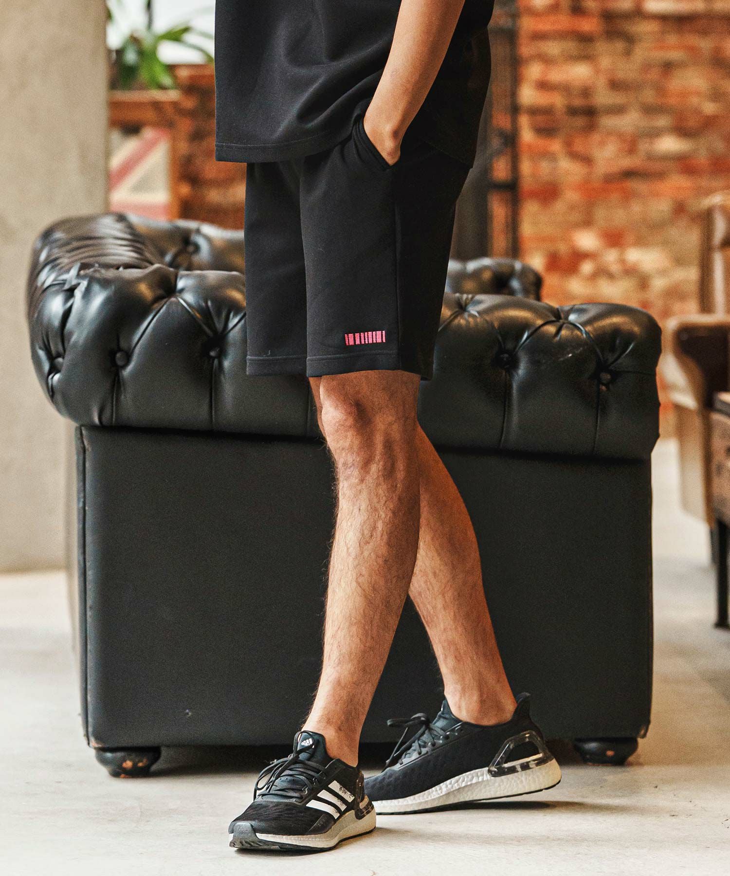felkod(フィルコッド)】Barcode Embroidery Cardboard Knit Short