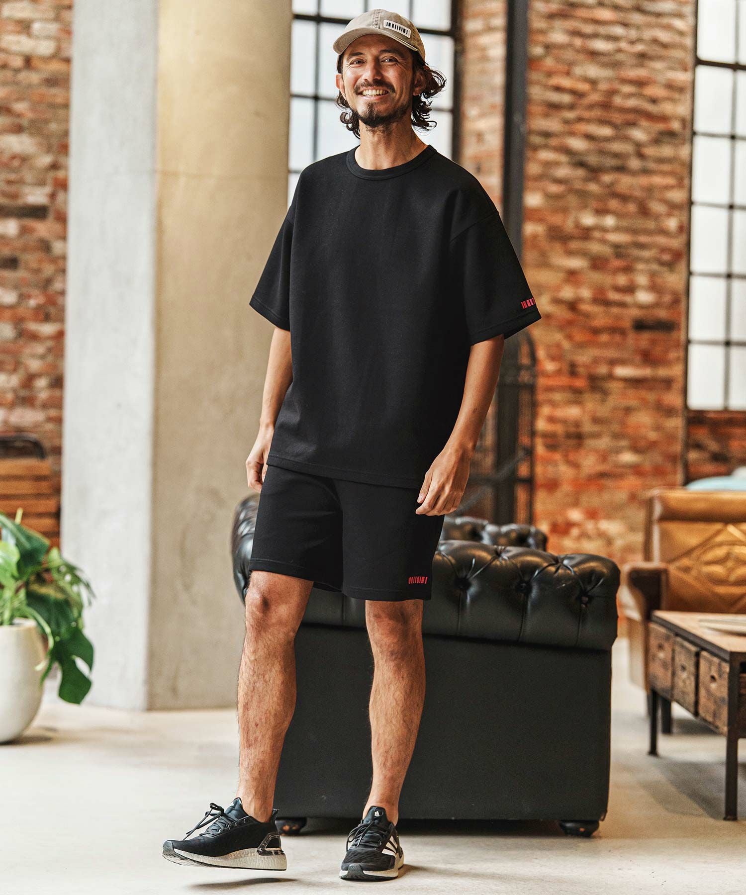 felkod(フィルコッド)】Barcode Embroidery Cardboard Knit Short
